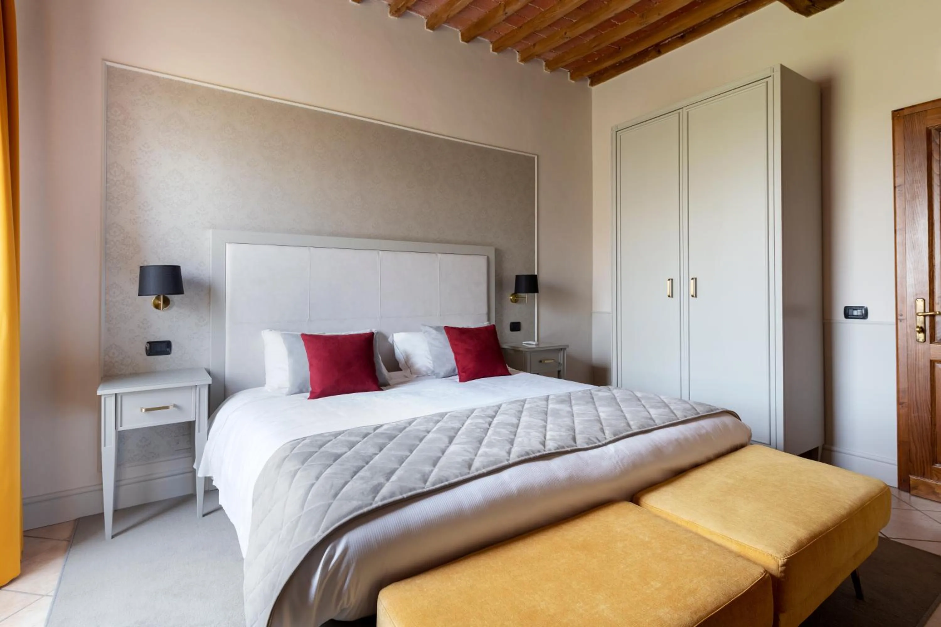 Bed in Relais Villa Grazianella | UNA Esperienze