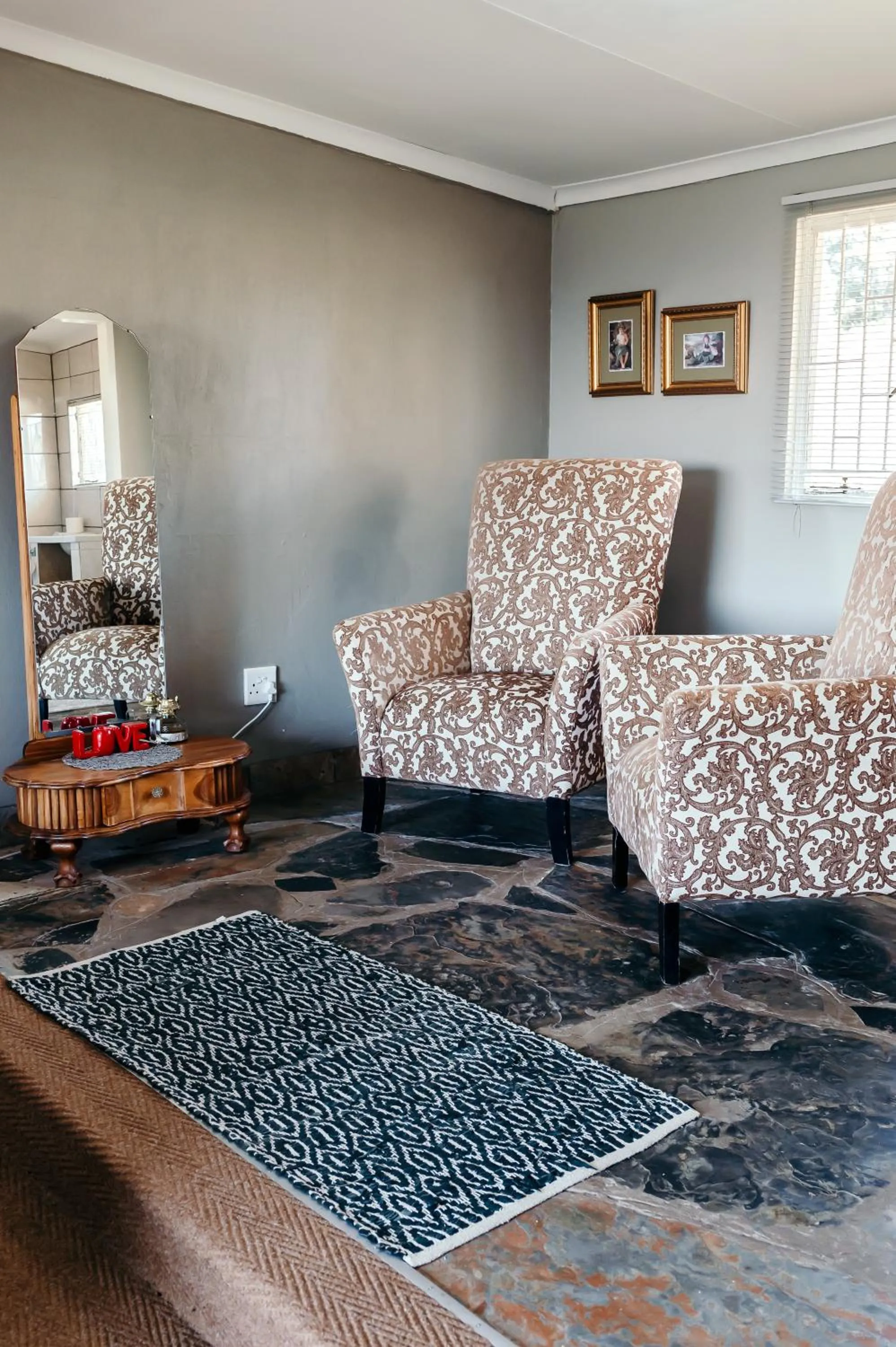 Seating area in Misty Morn Cottages