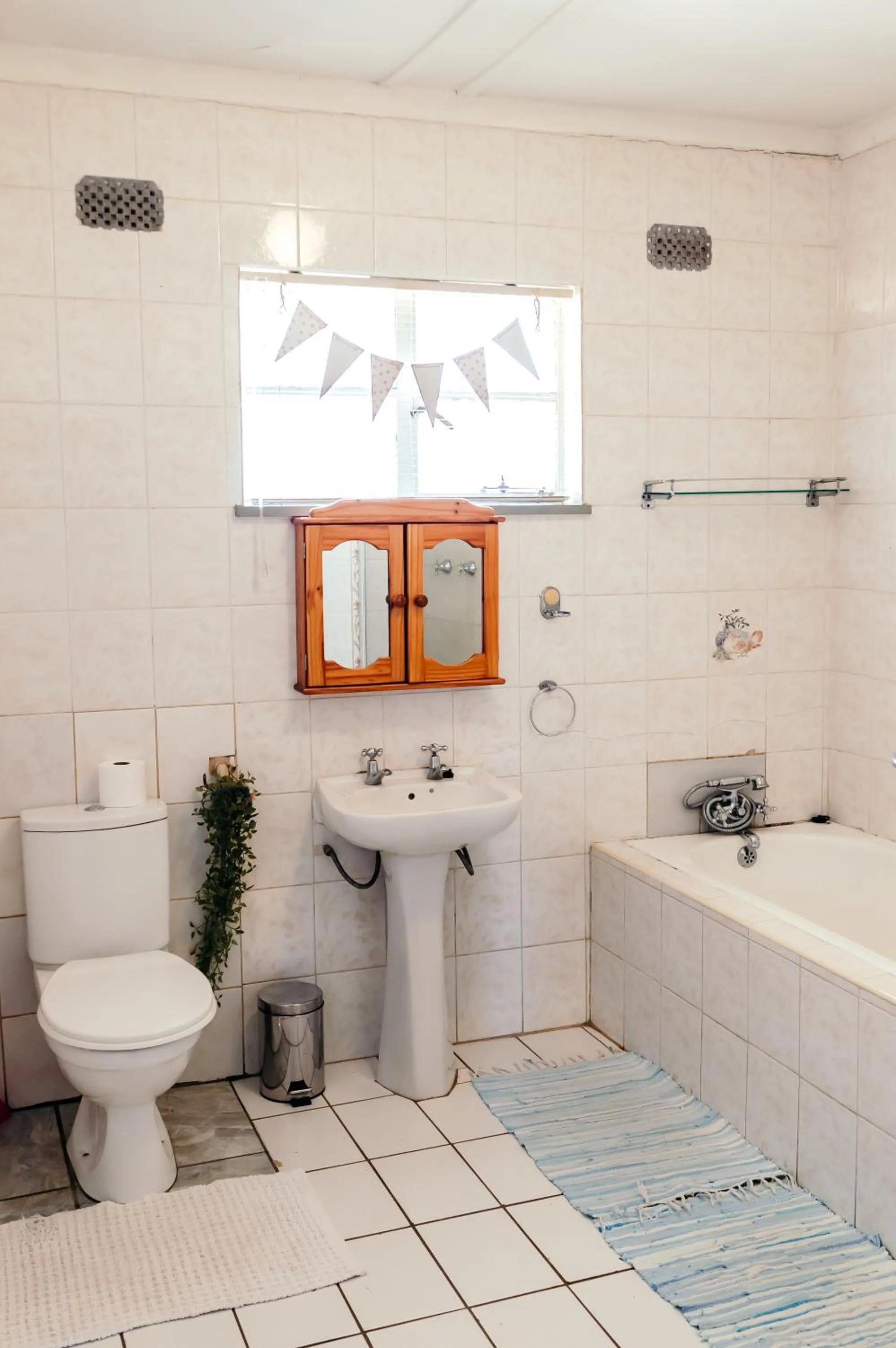 Toilet in Misty Morn Cottages