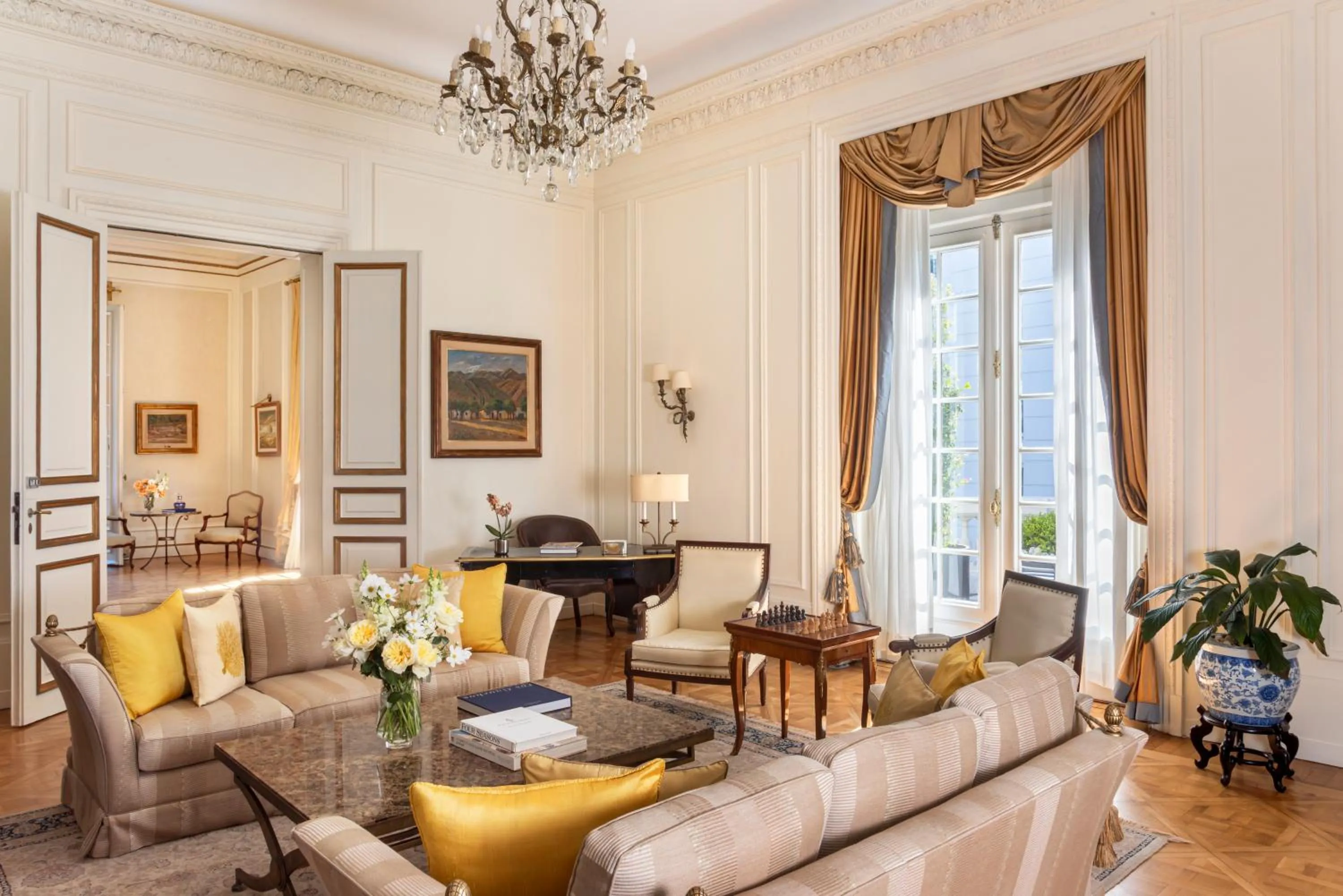 Living room in Four Seasons Hotel Buenos Aires