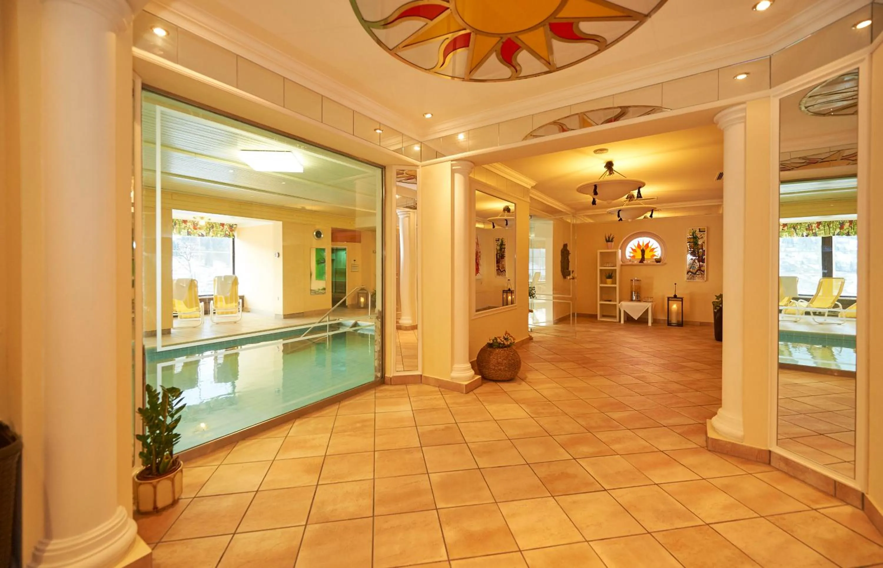 Swimming pool in Wohlfühlresort und Feriengut Martinerhof