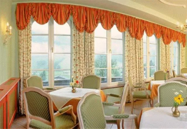 Restaurant/places to eat in Wohlfühlresort und Feriengut Martinerhof