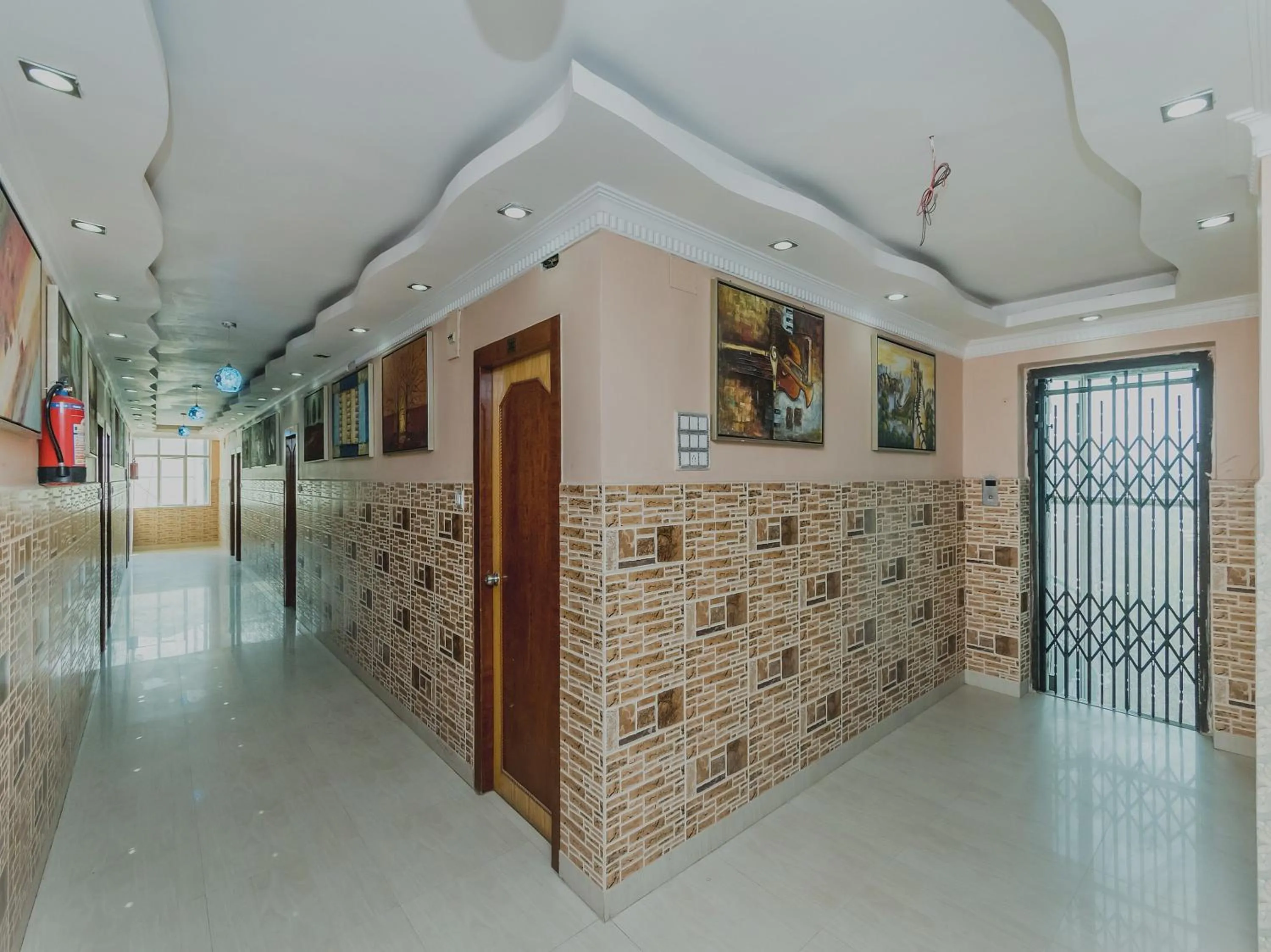 Lobby or reception in Super Capital O Bidisha