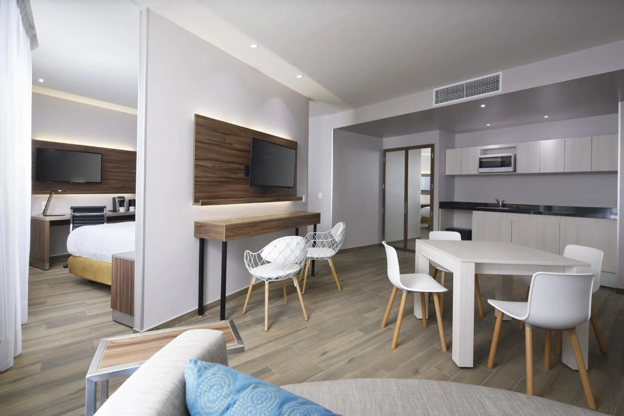 Photo of the whole room in Fiesta Inn Ciudad del Carmen Puente El Zacatal