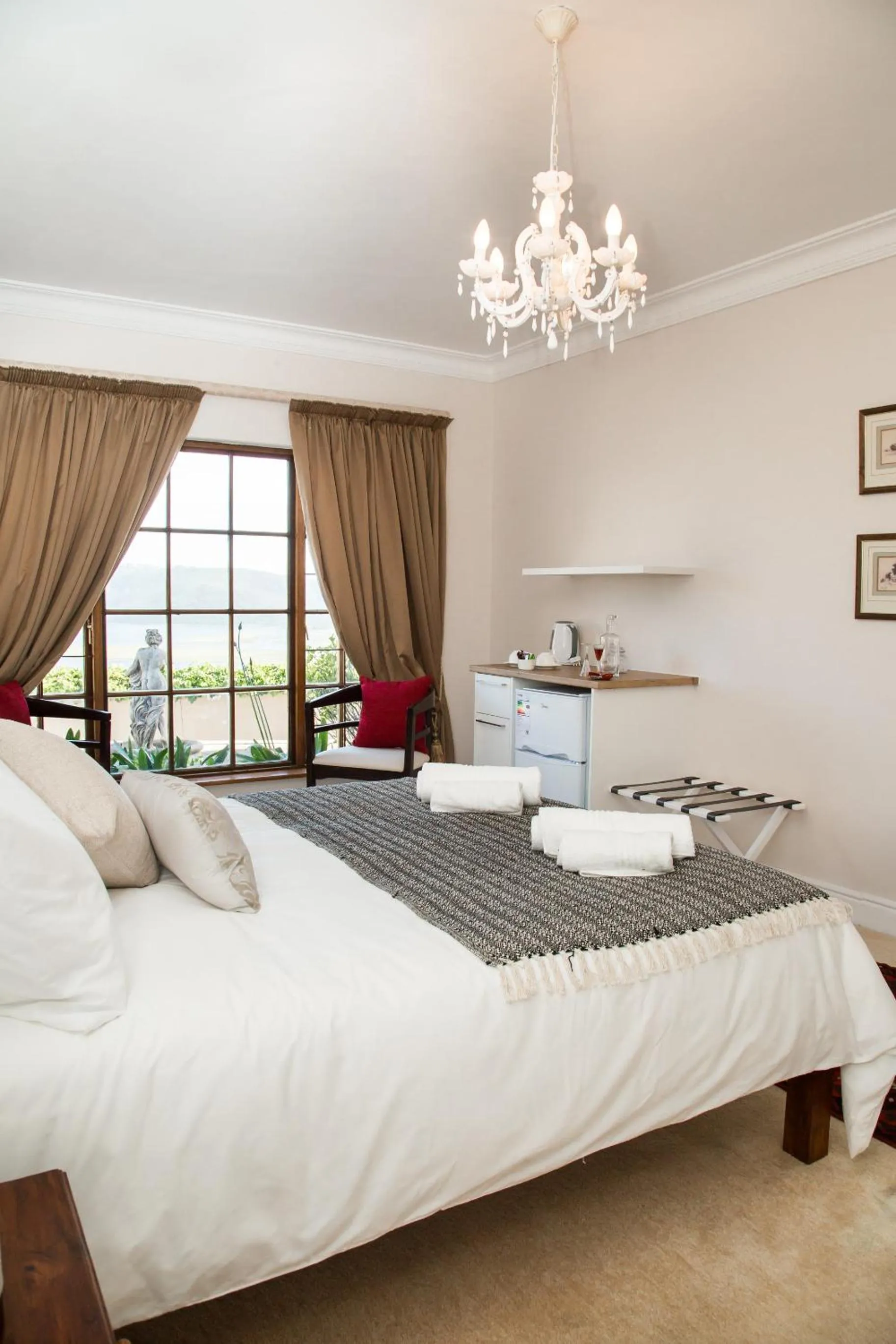 Bed in Moncrieff Manor