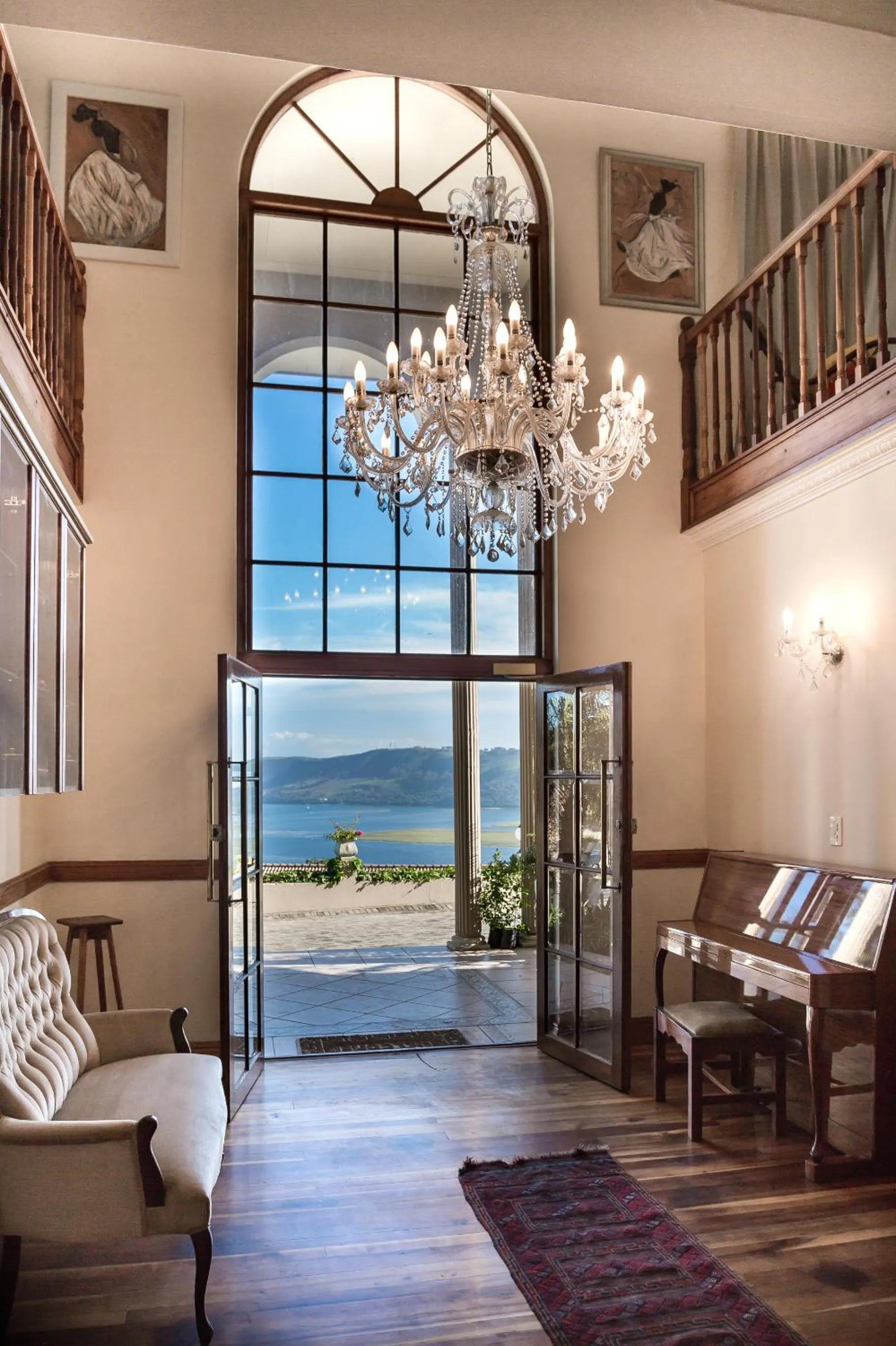 Property building in Moncrieff Manor