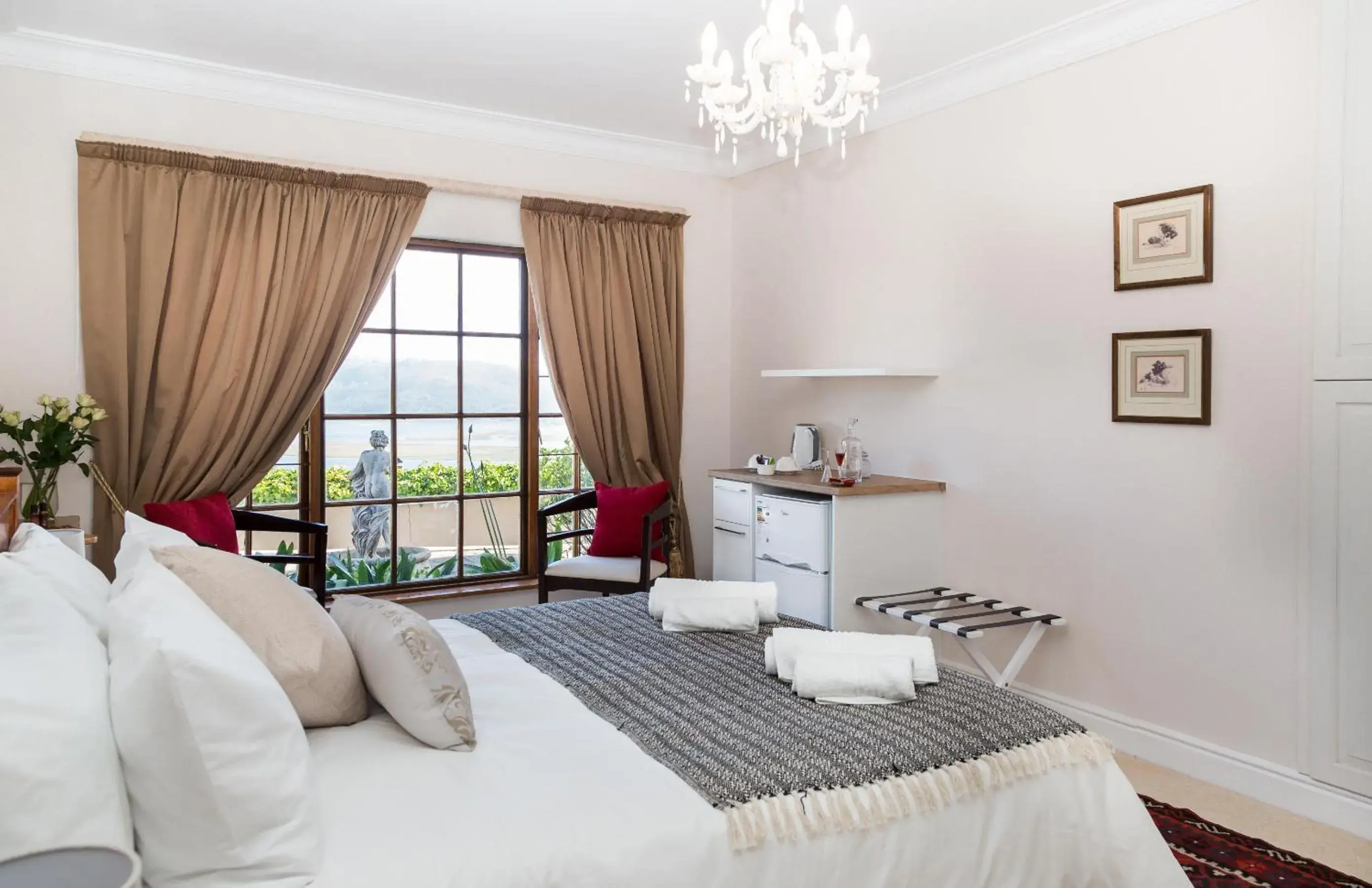 Double Room - single occupancy in Moncrieff Manor Double Room - single occupancy in Moncrieff Manor