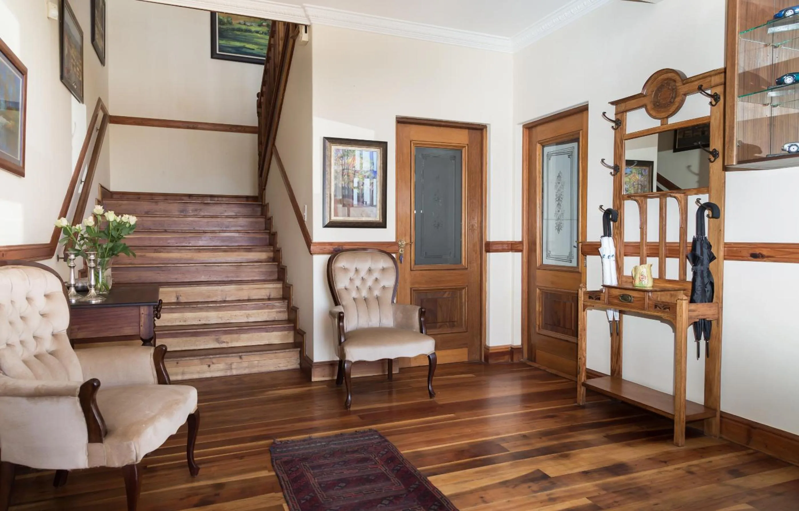 Facade/entrance in Moncrieff Manor