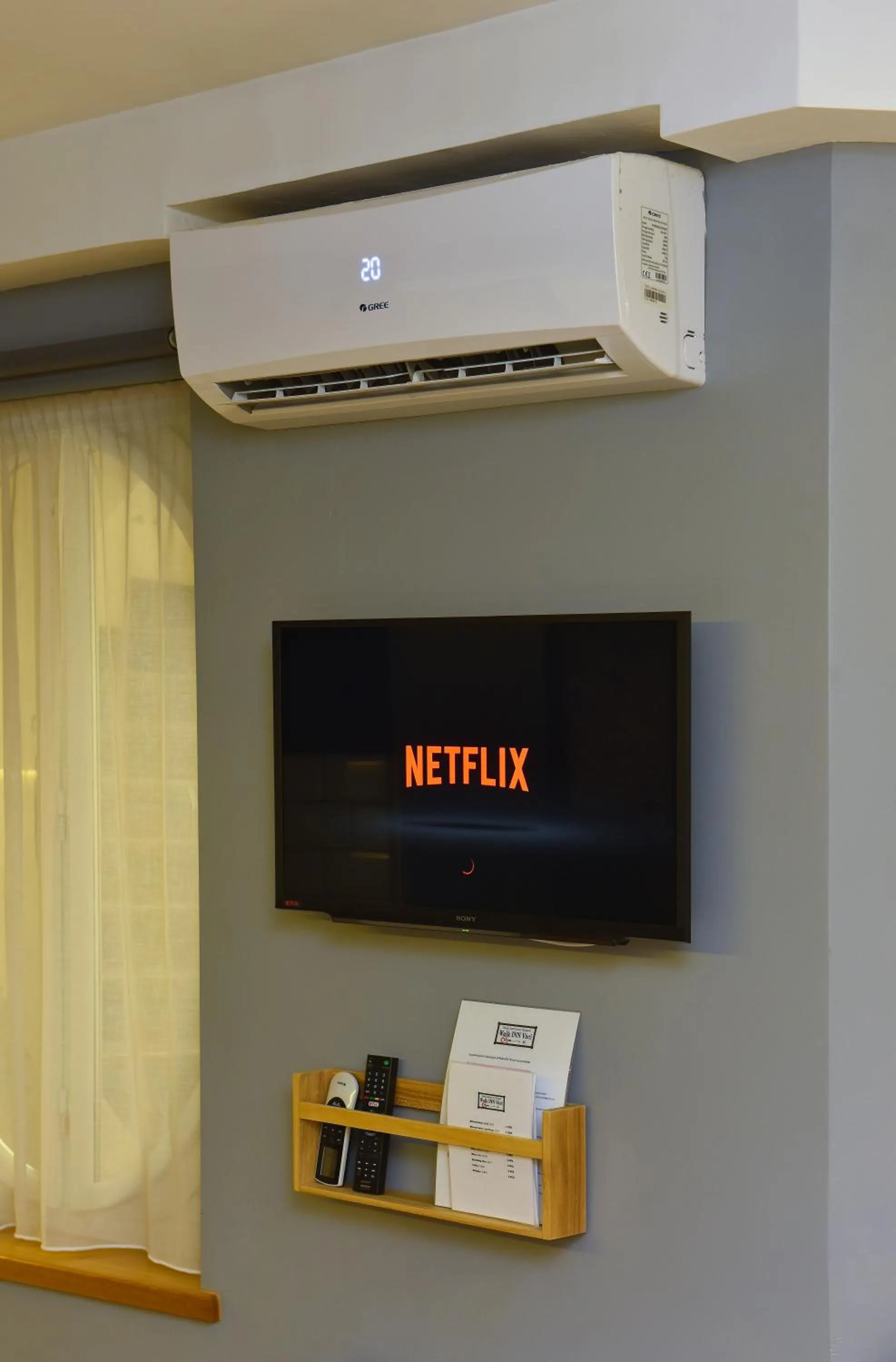 TV and multimedia in Walk Inn Váci 78