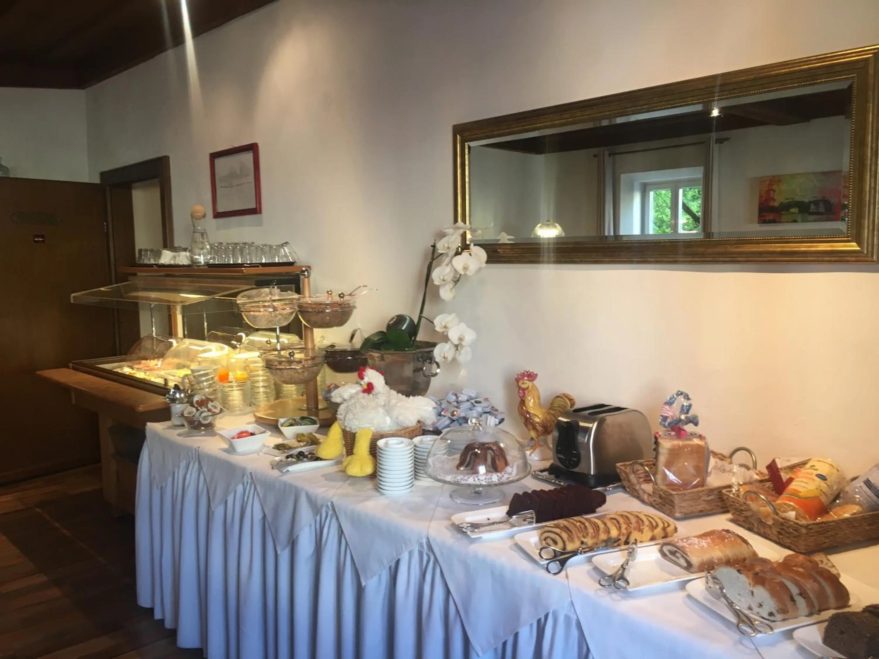 Buffet breakfast in Hotel Hafnerwirt