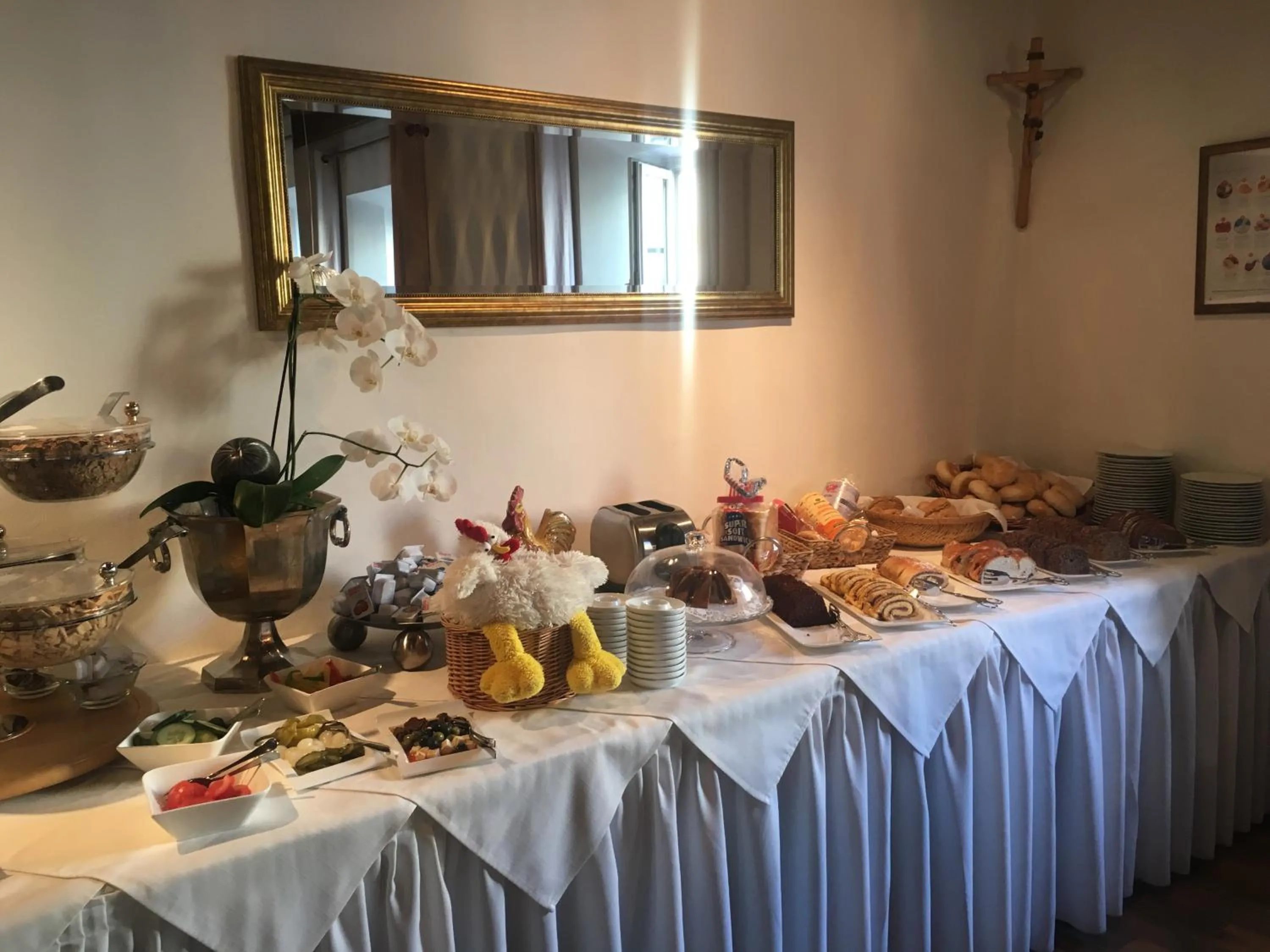 Buffet breakfast in Hotel Hafnerwirt