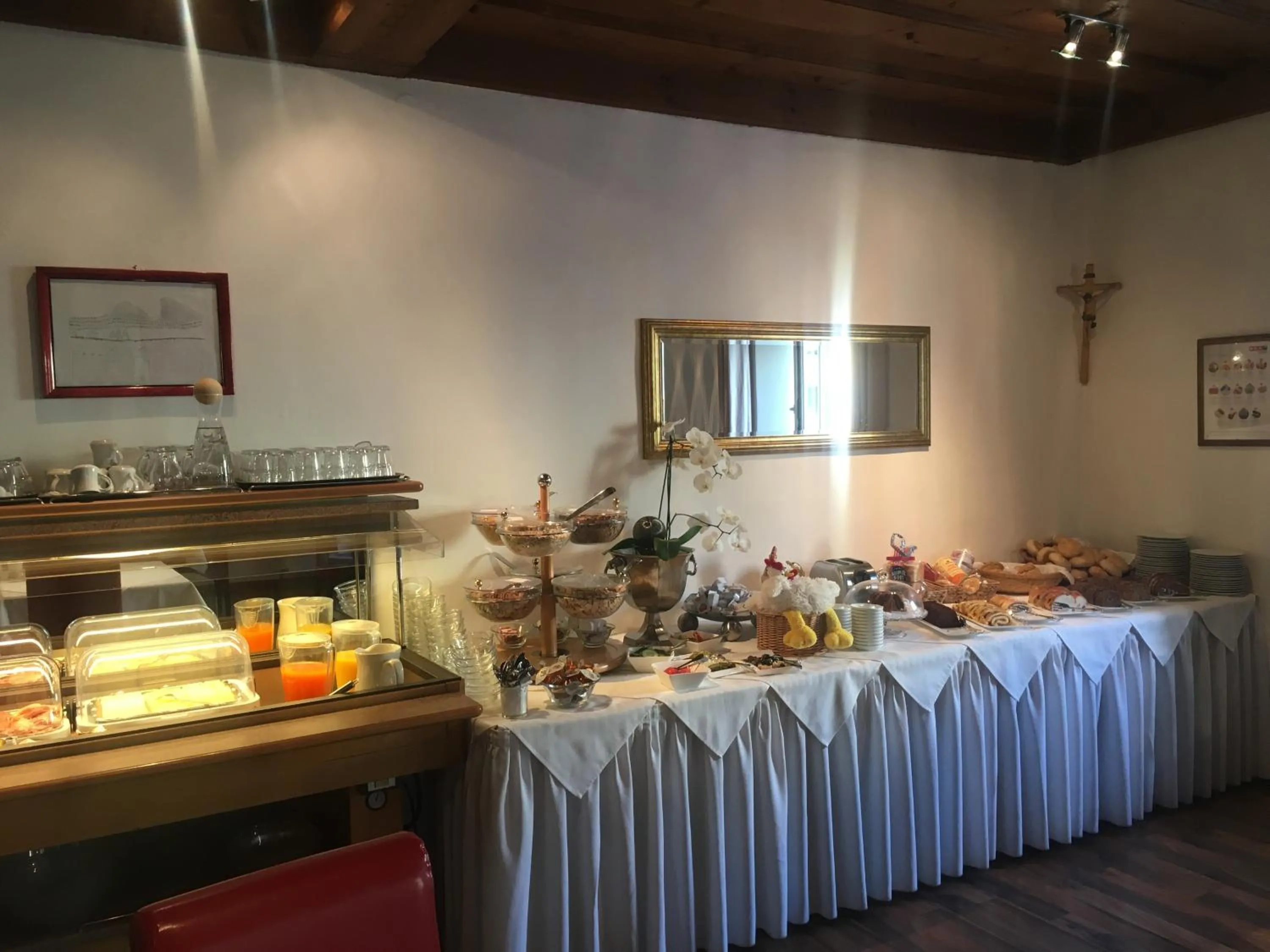 Buffet breakfast in Hotel Hafnerwirt