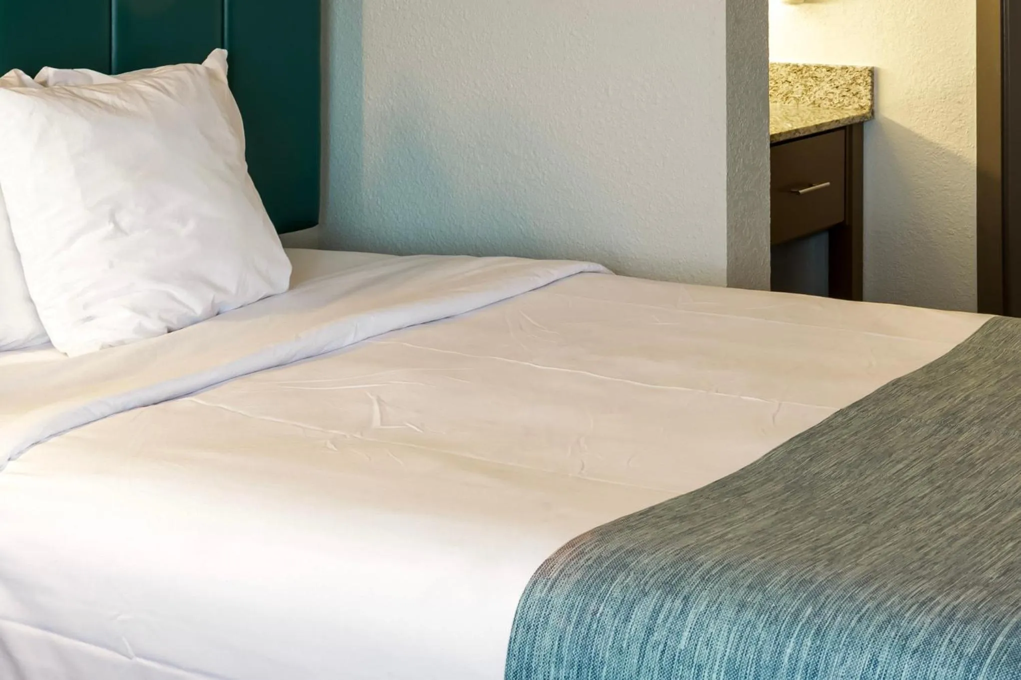 Bedroom in Wingate by Wyndham Owensboro