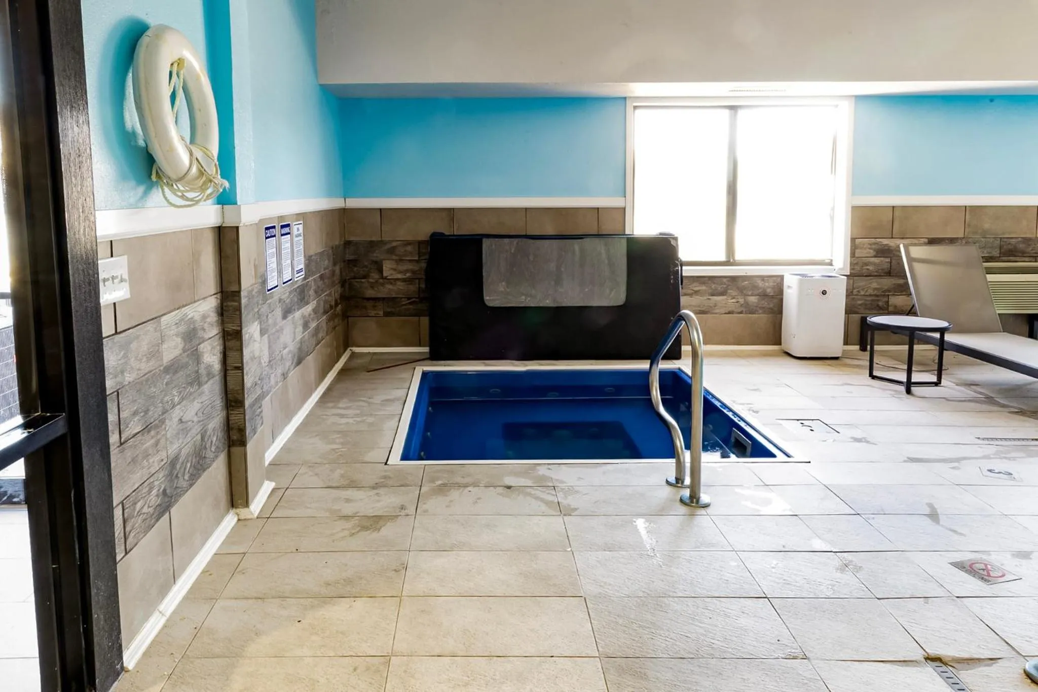 Hot Tub in Wingate by Wyndham Owensboro