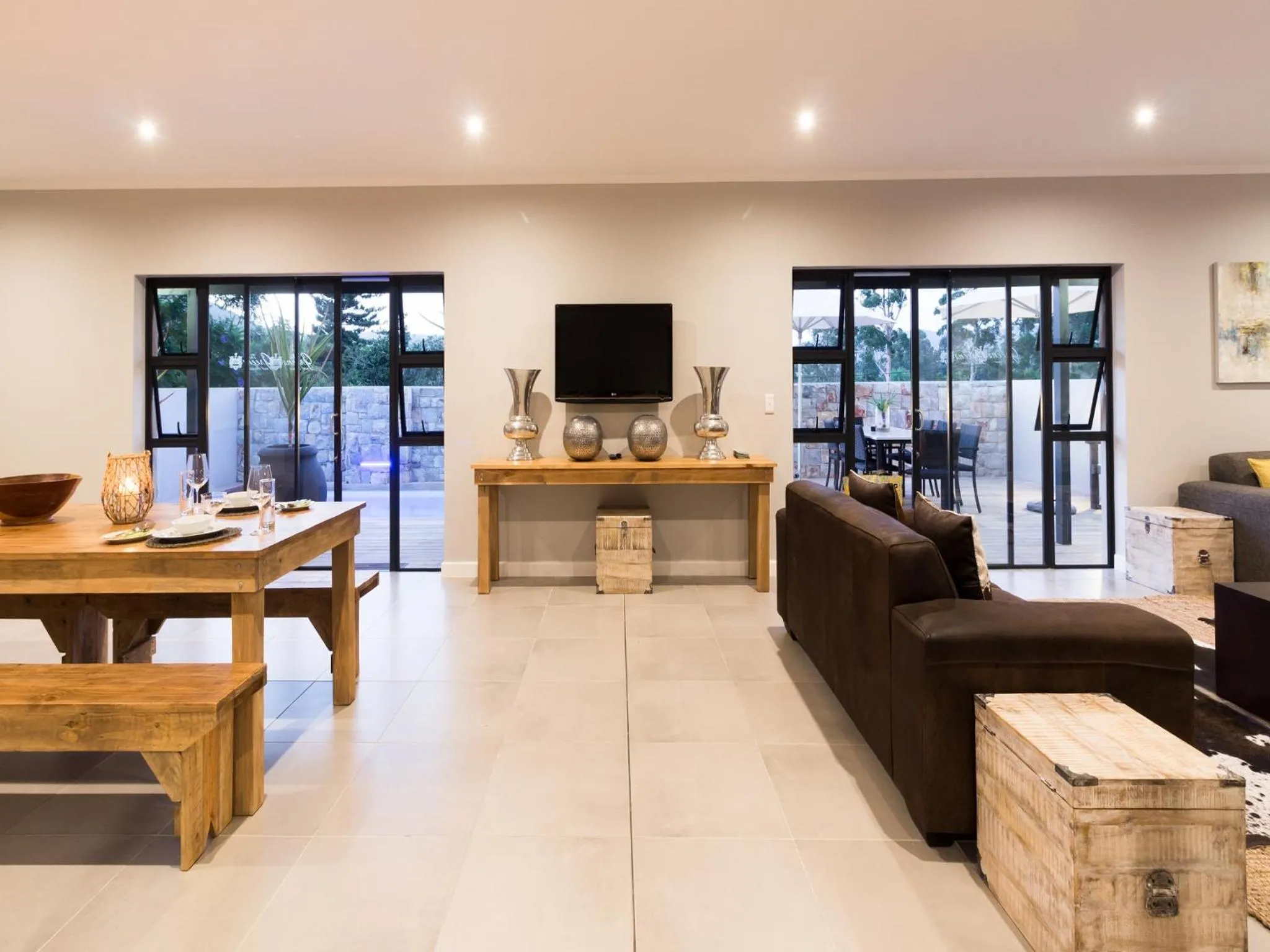 Communal lounge/ TV room in The Greens Guest House