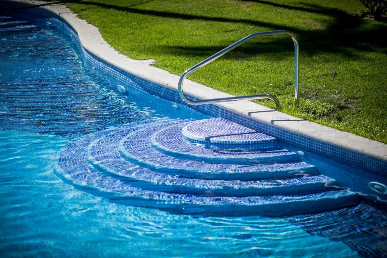 Swimming pool in Majestic Colonial Punta Cana - All Inclusive