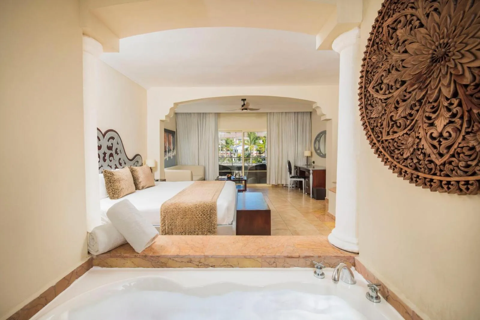 Bedroom, Bed in Majestic Colonial Punta Cana - All Inclusive