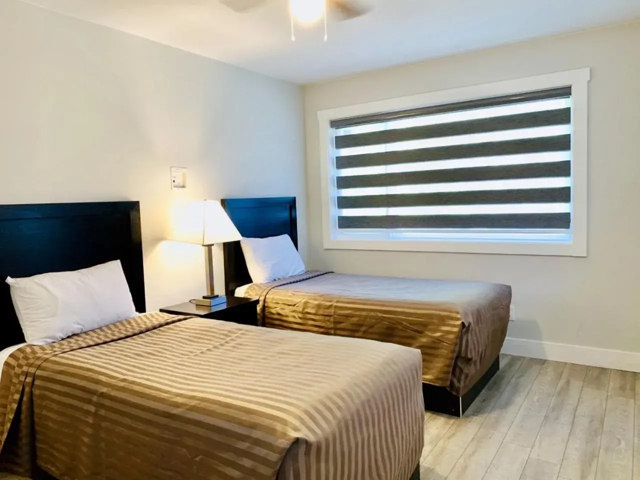 Two-Bedroom Suite in Traveler's Motel Penticton Two-Bedroom Suite in Traveler's Motel Penticton