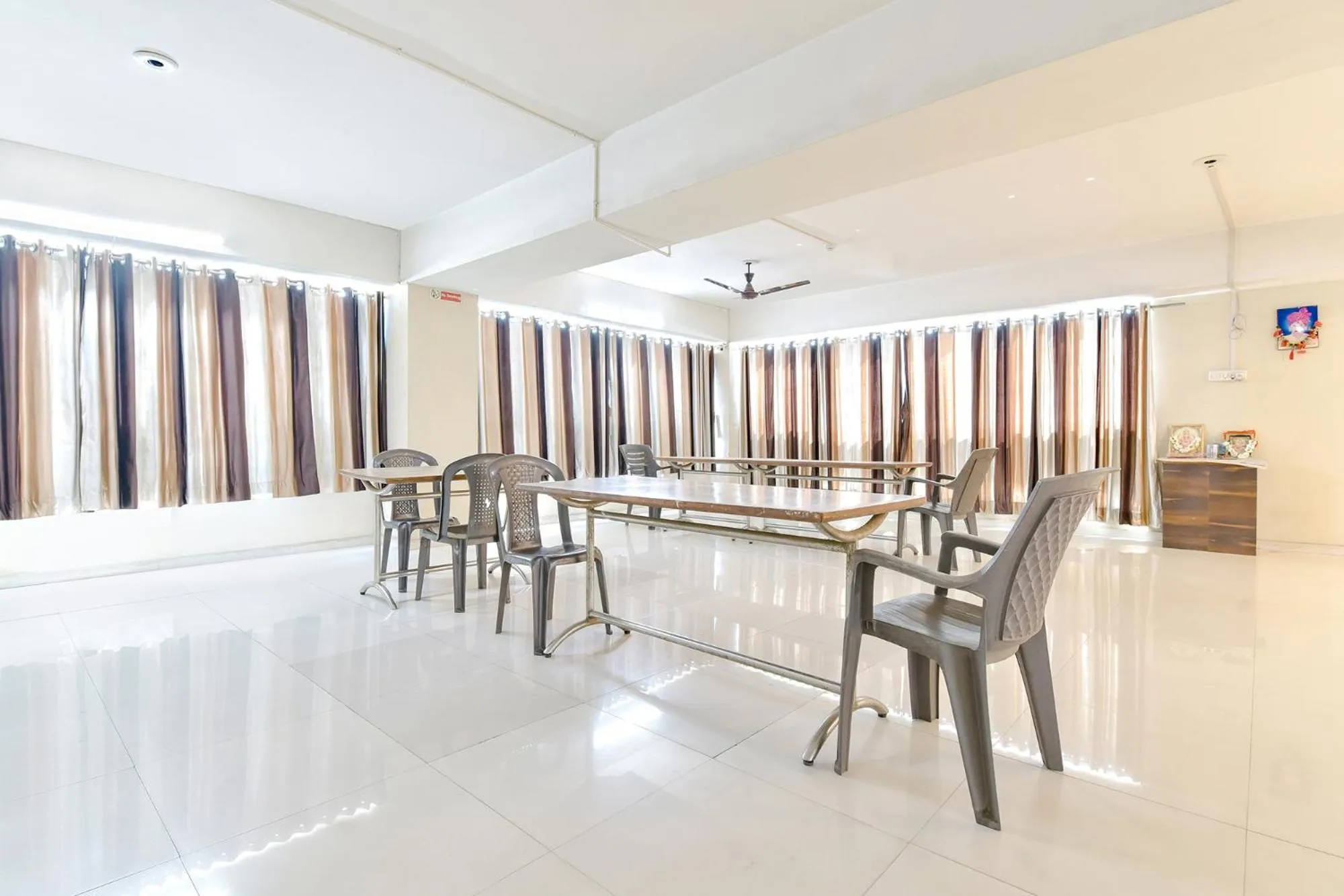 Dining area in FabHotel Apollo - Nr Odhav Ring Road