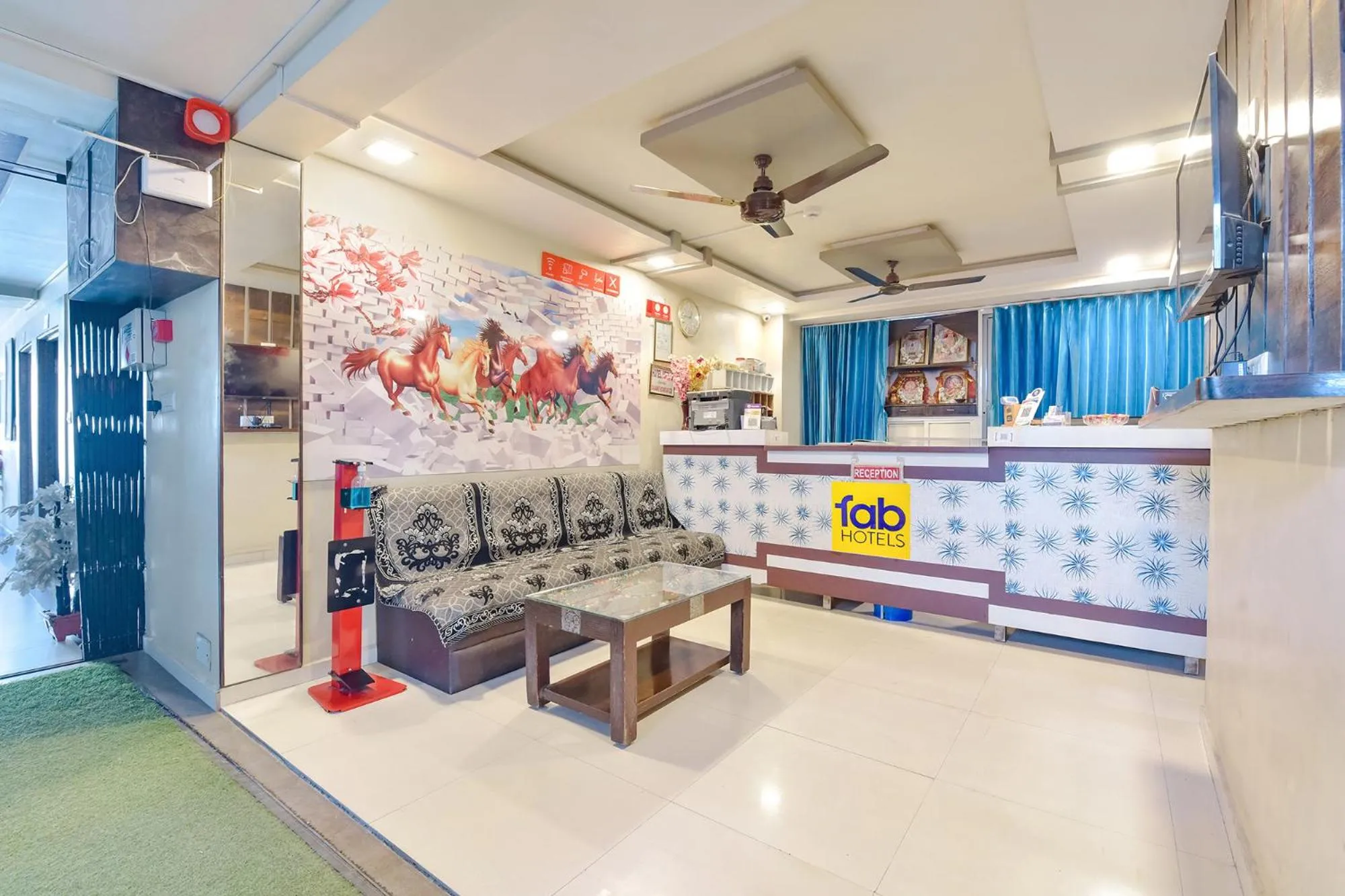 Lobby or reception in FabHotel Apollo - Nr Odhav Ring Road