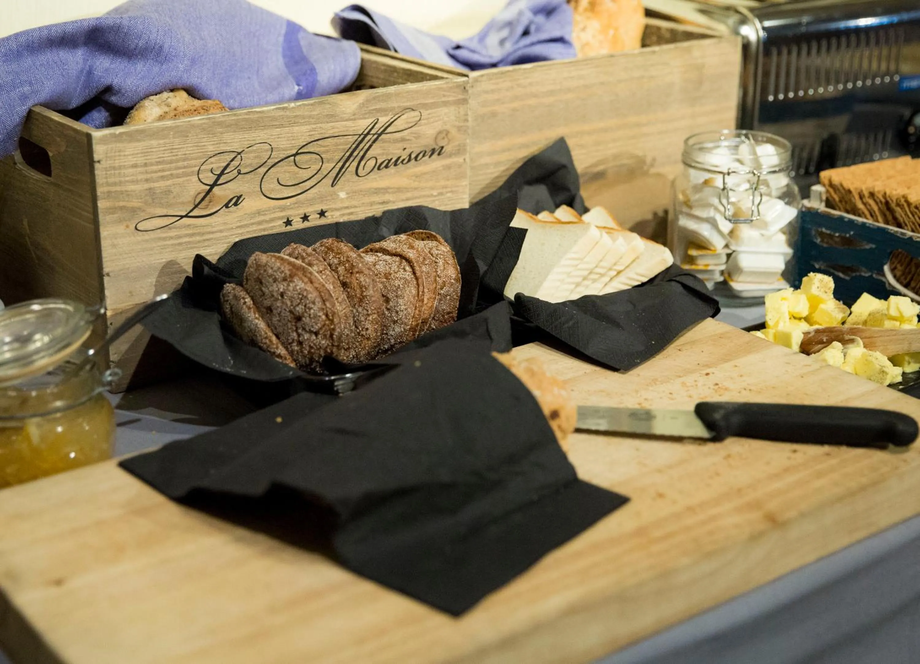 Restaurant/places to eat in Park Alandia Hotel