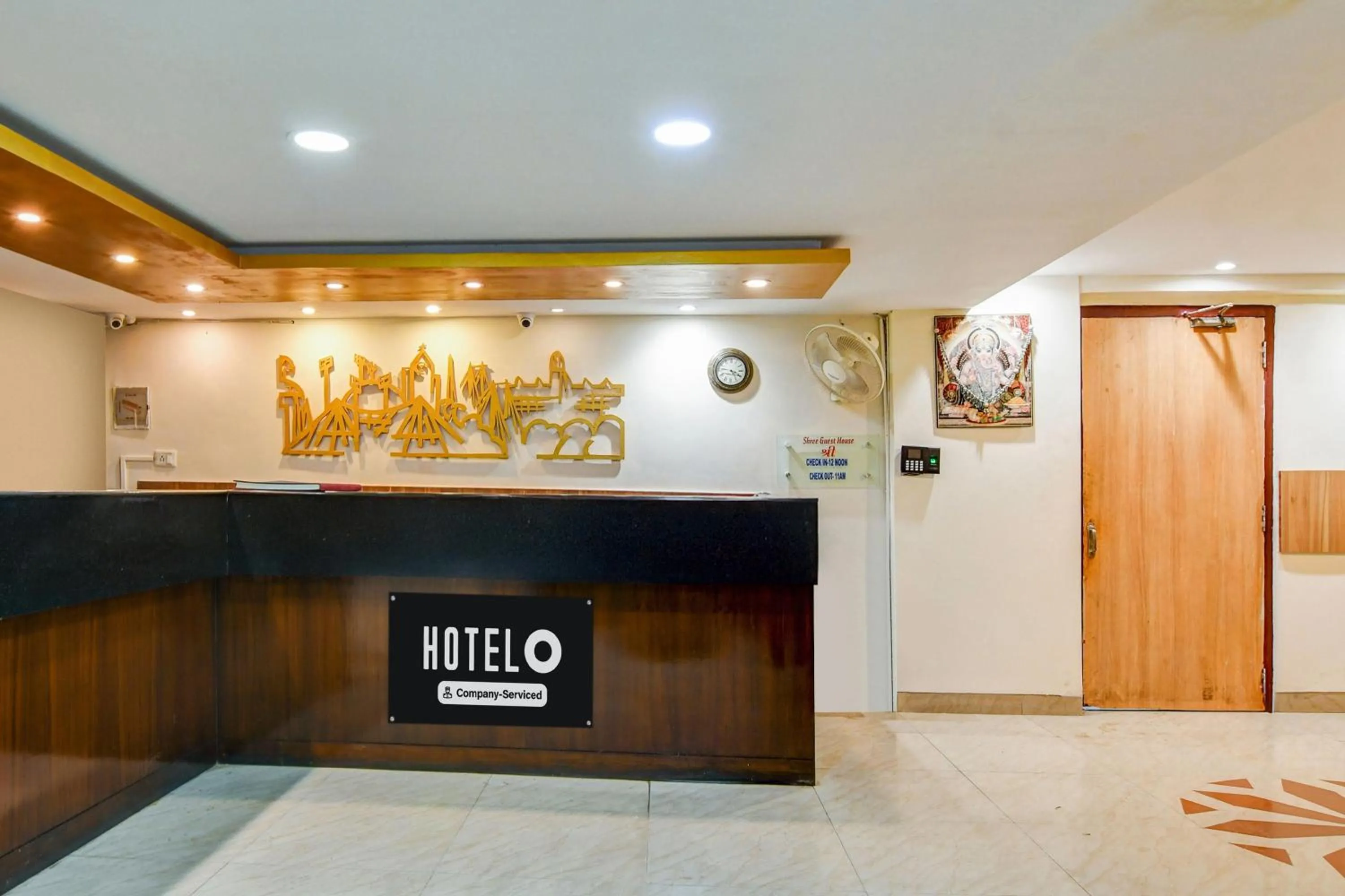 Lobby or reception in Super Hotel O Sarat Bose Road formerly Shree Guest House