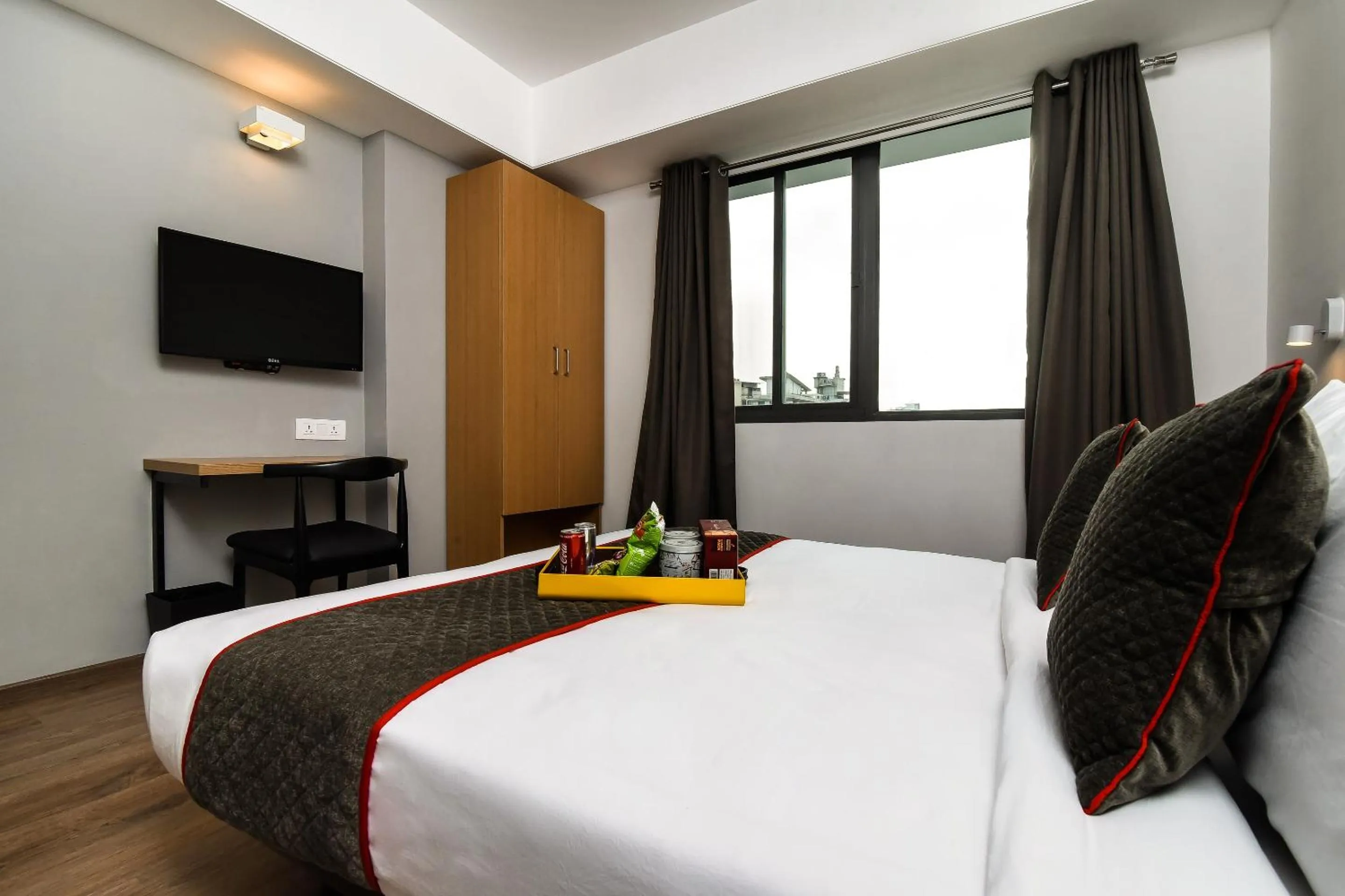 Bedroom, Bed in Townhouse C Scheme Ahinsa Circle