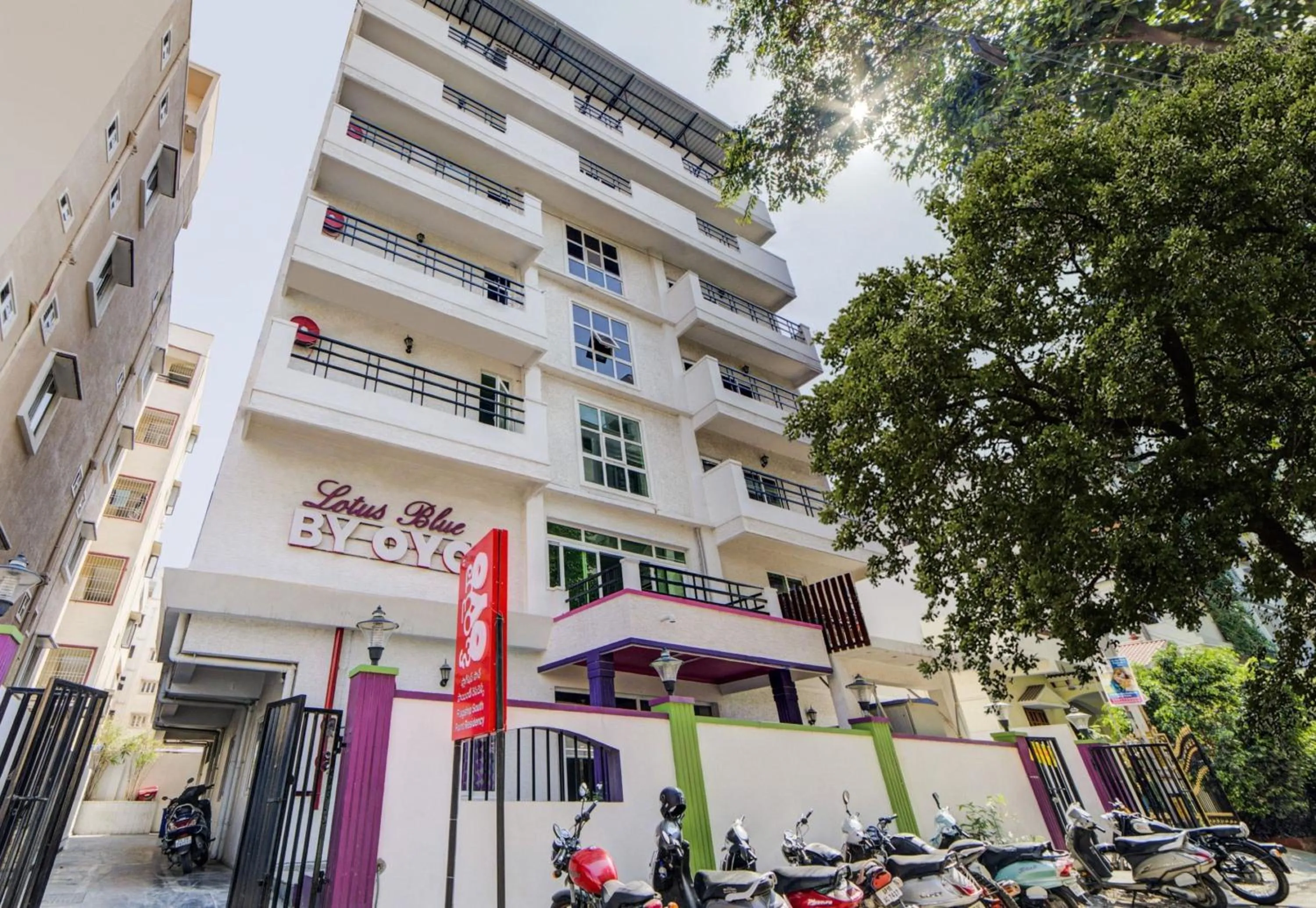 Facade/entrance in Hotel O JNTU college Near LULU mall, KPHB Colony.