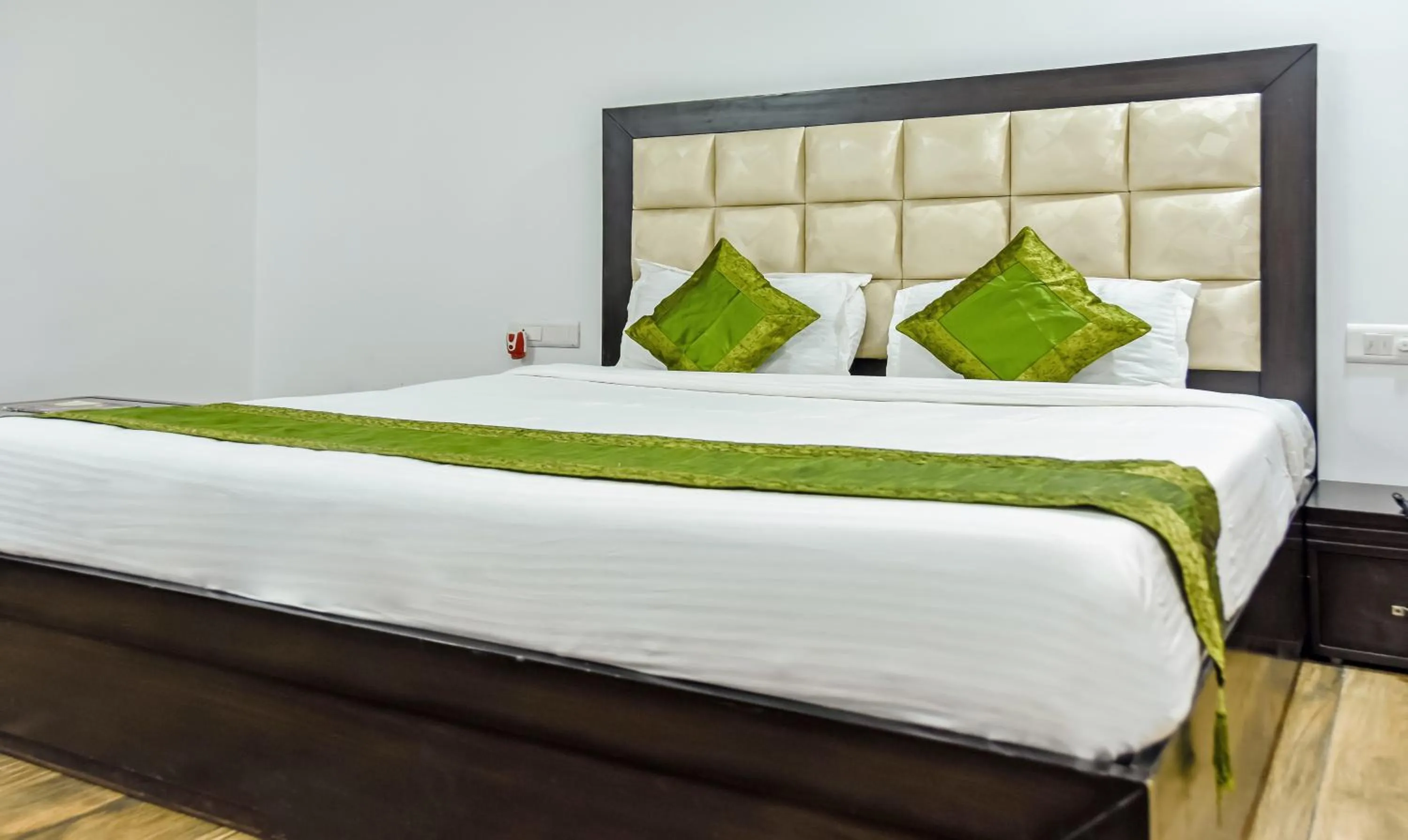 Bedroom, Bed in Treebo Red Petal Jalandhar