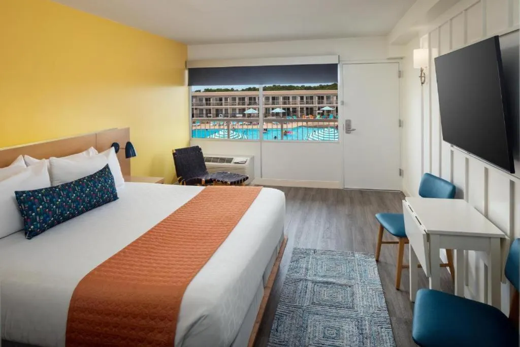 Bed in Harbor Hotel Provincetown