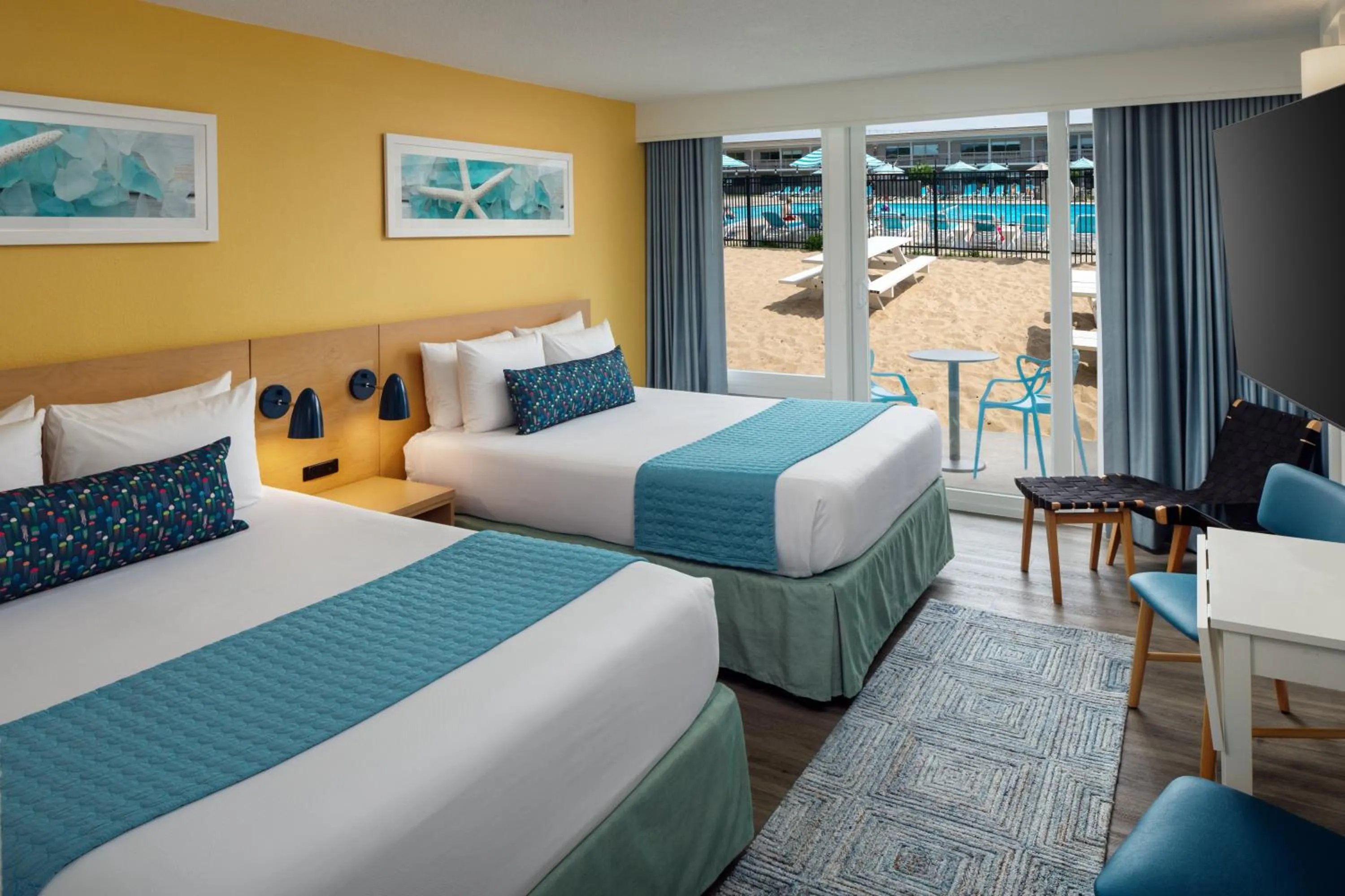 Photo of the whole room, Bed in Harbor Hotel Provincetown