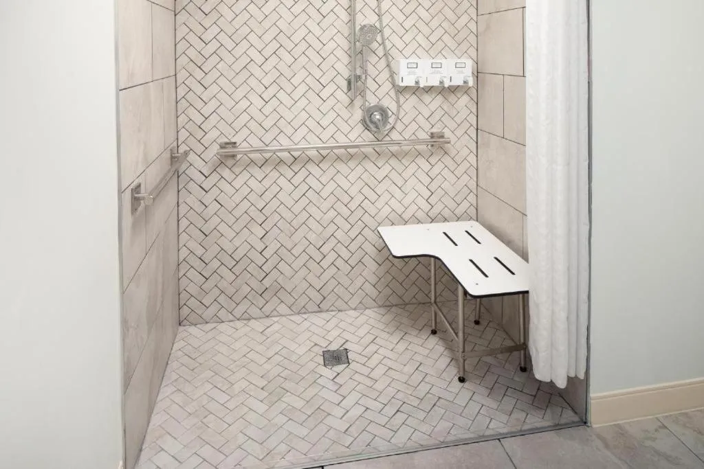 Shower in Harbor Hotel Provincetown