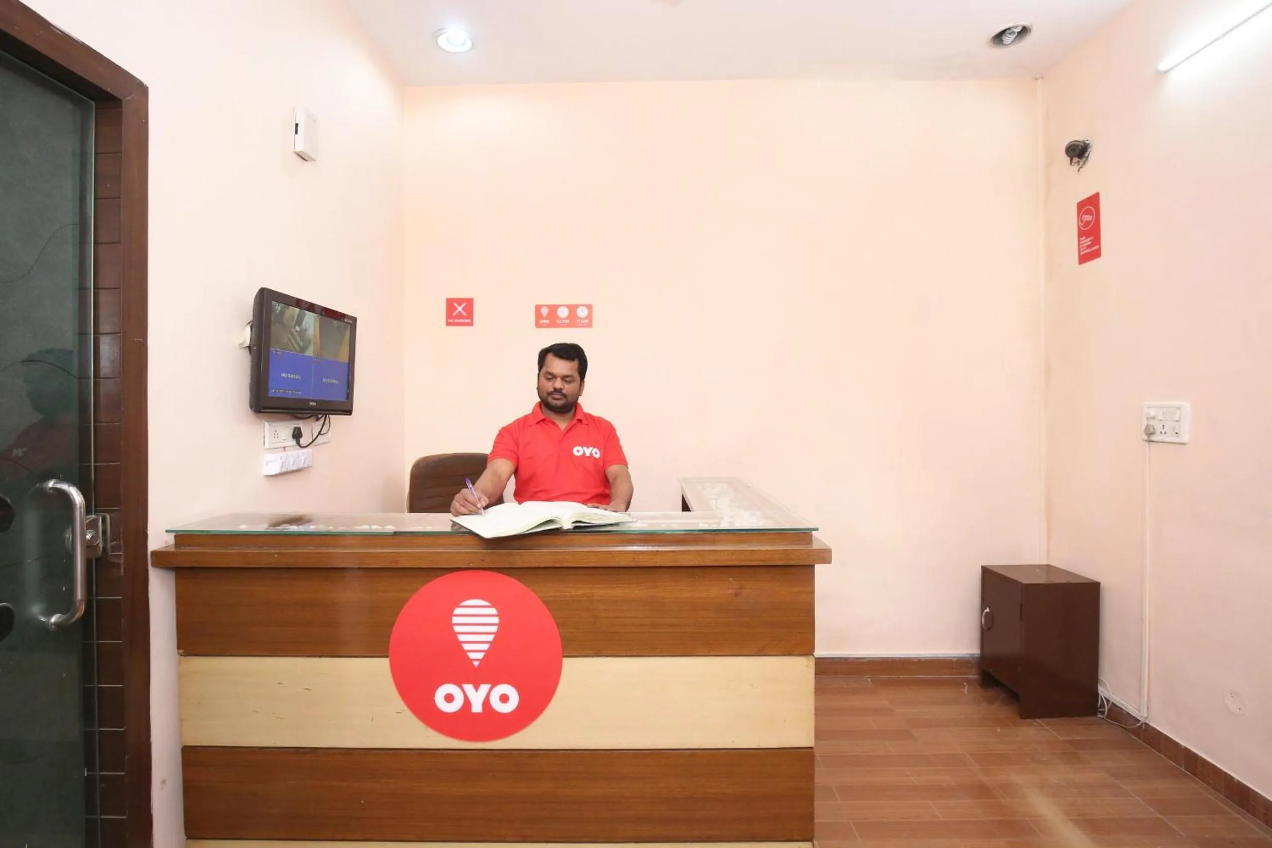 Lobby or reception in Hotel O Rajesh Palace