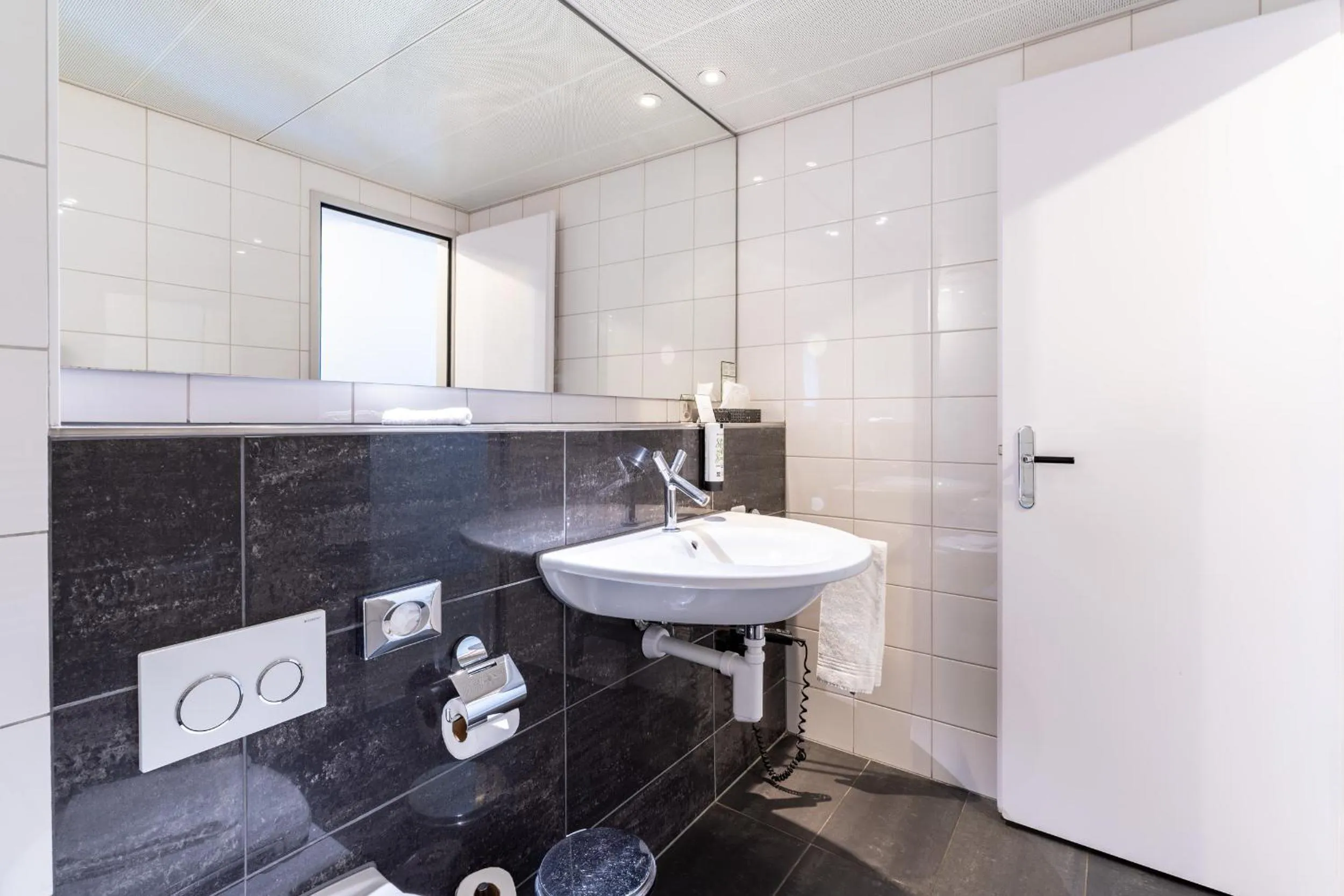 Toilet in Royal Hotel - Urban Living