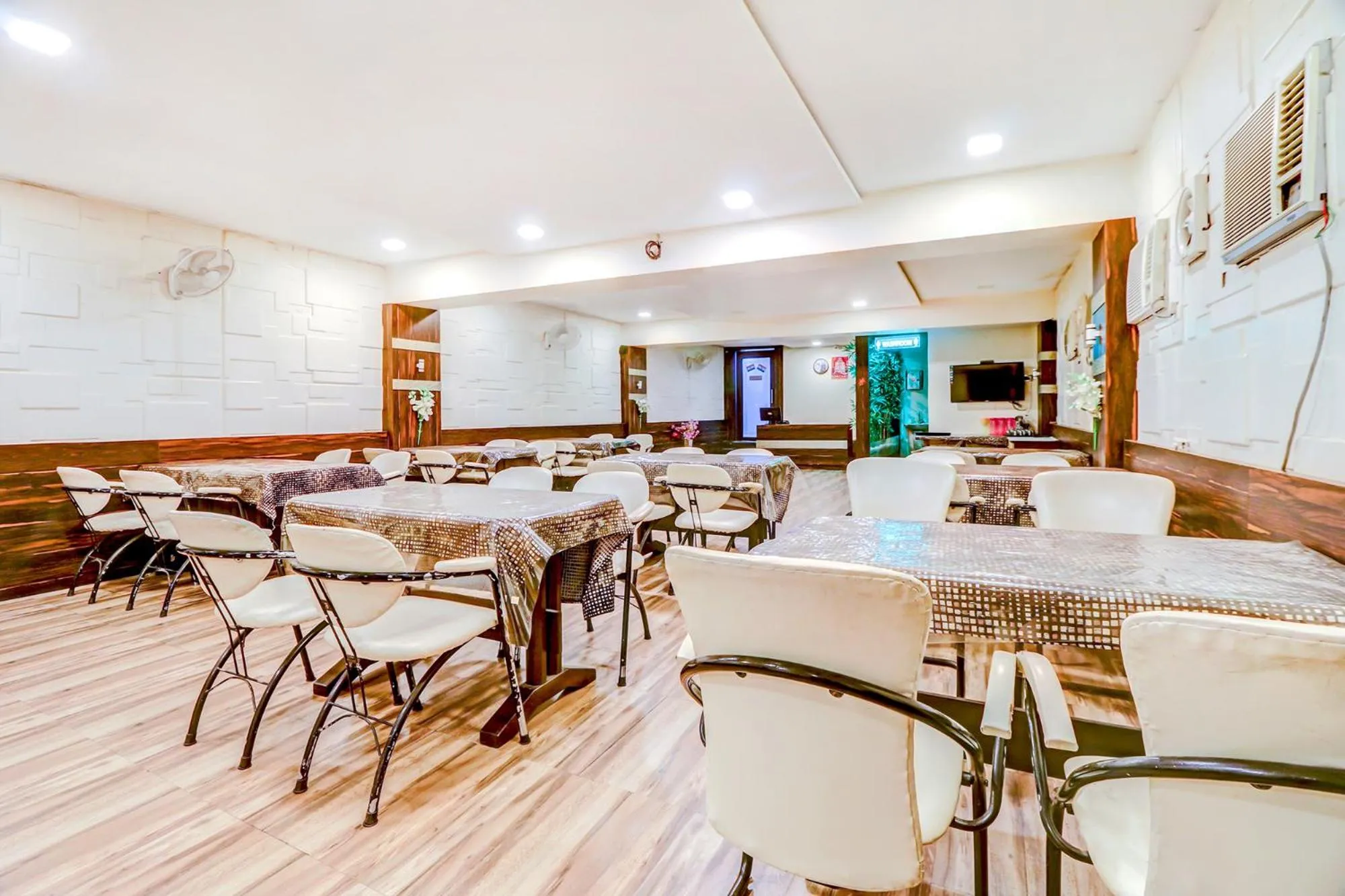 Restaurant/places to eat in FabHotel Anandam