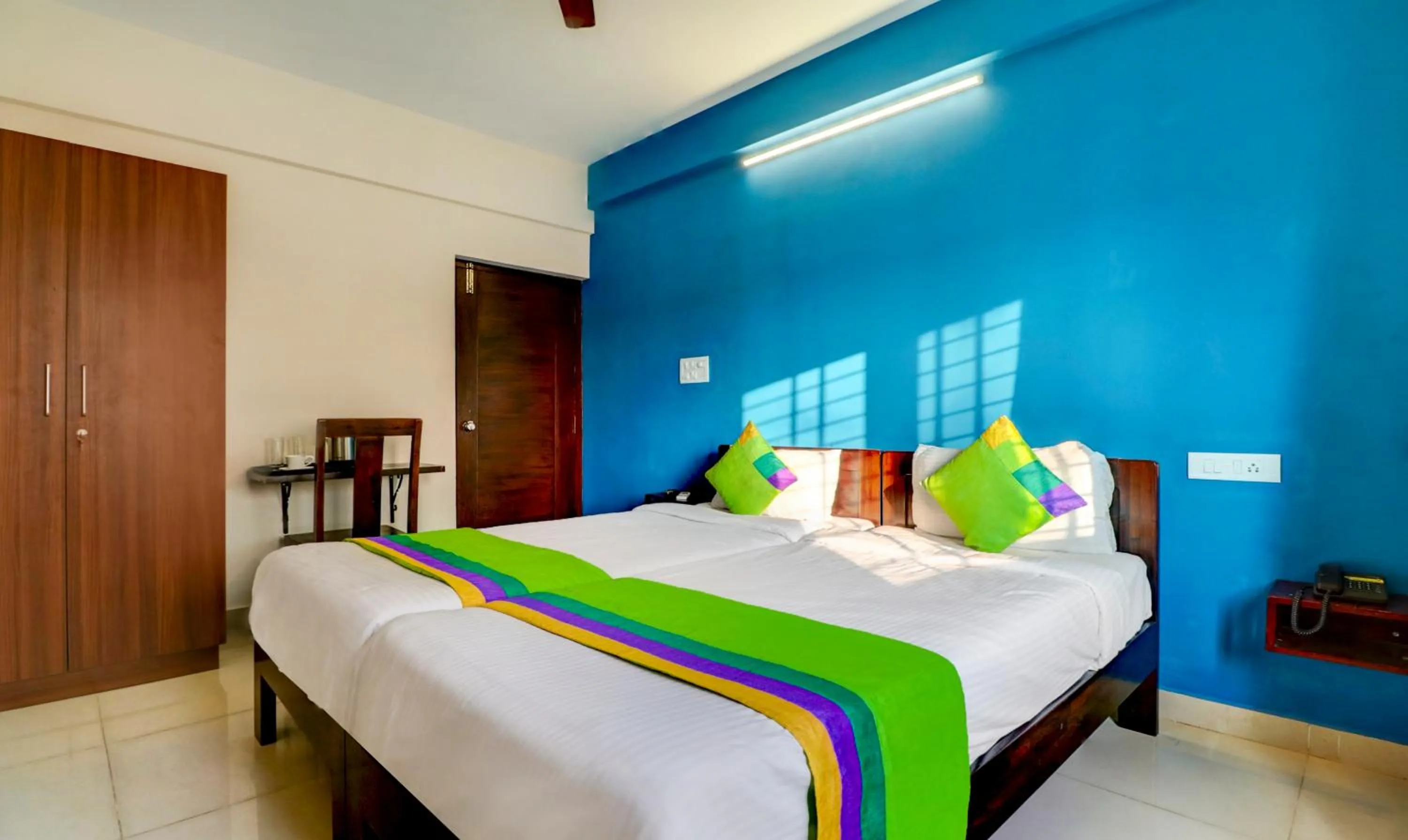 Bedroom, Bed in Treebo 12 Degrees West, Domlur