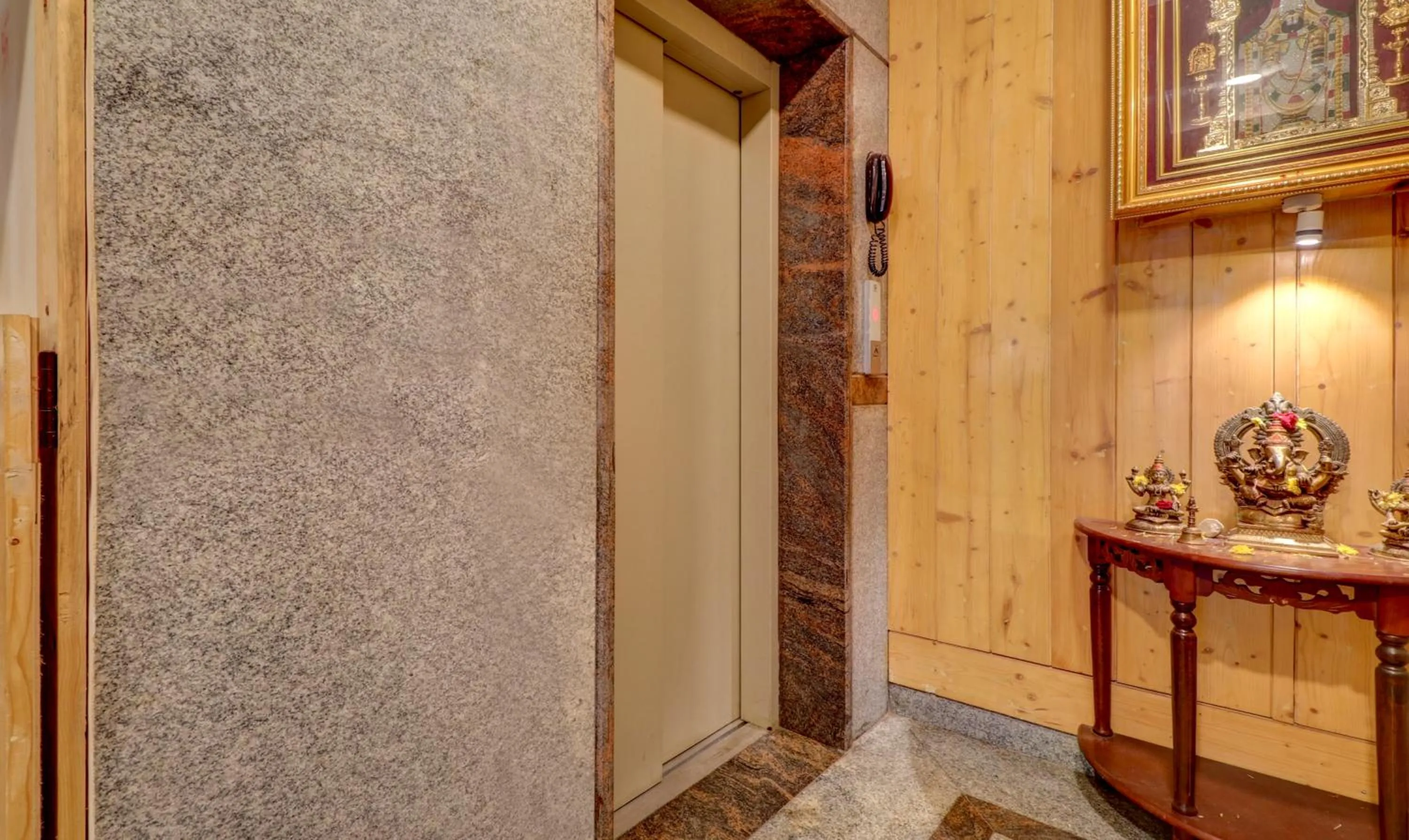 Lobby or reception in Treebo 12 Degrees West, Domlur