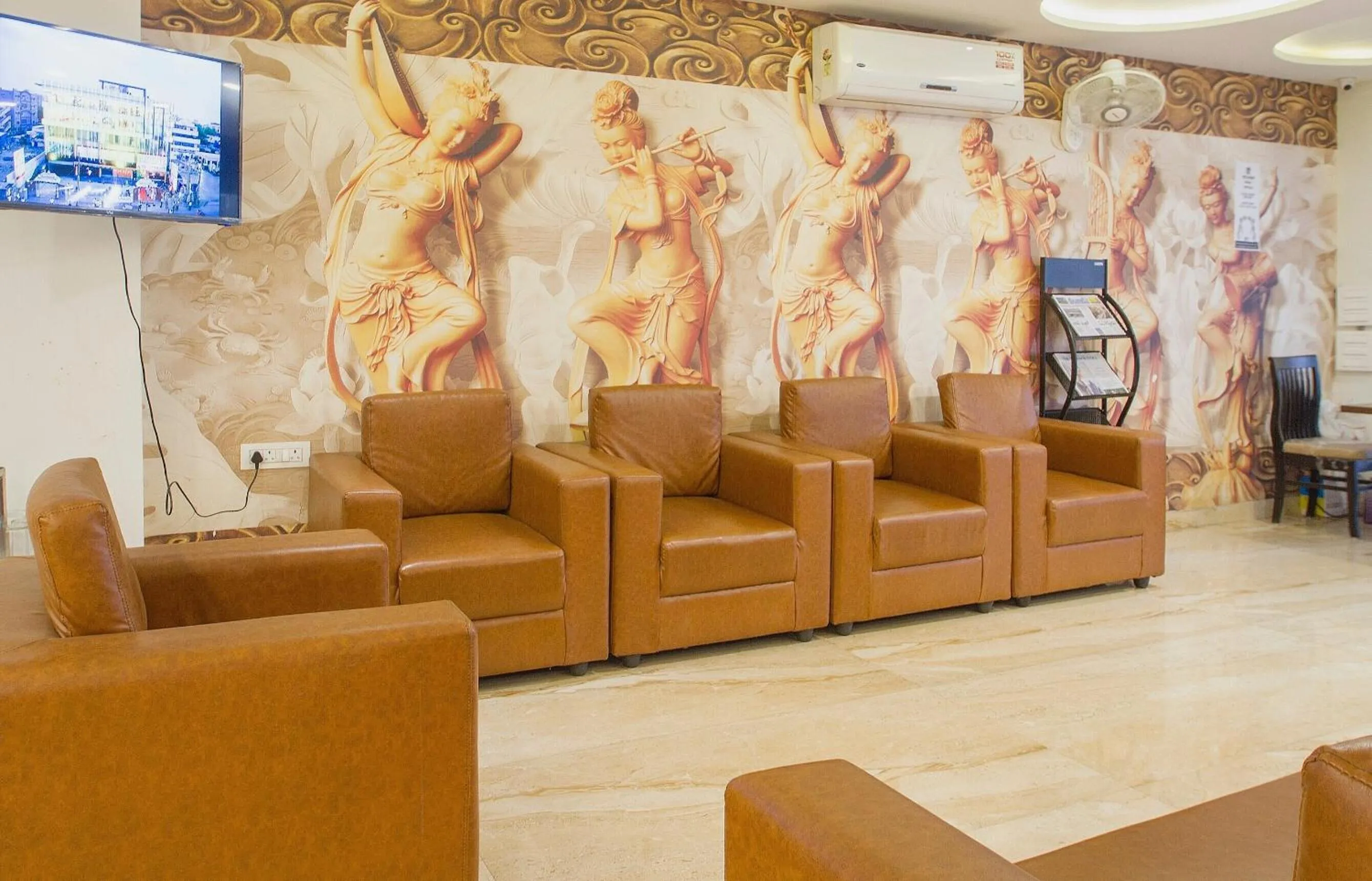 Lobby or reception in Capital O Wild Wings Hotel Near Omni Hospital Lane Nagole main road