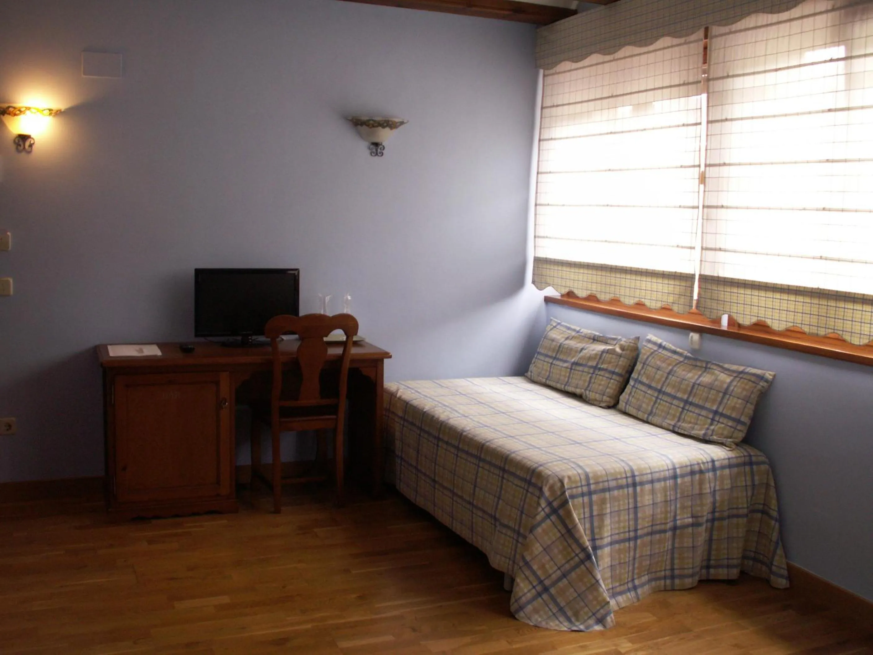 Bedroom, Bed in Hotel Puerta Sepúlveda