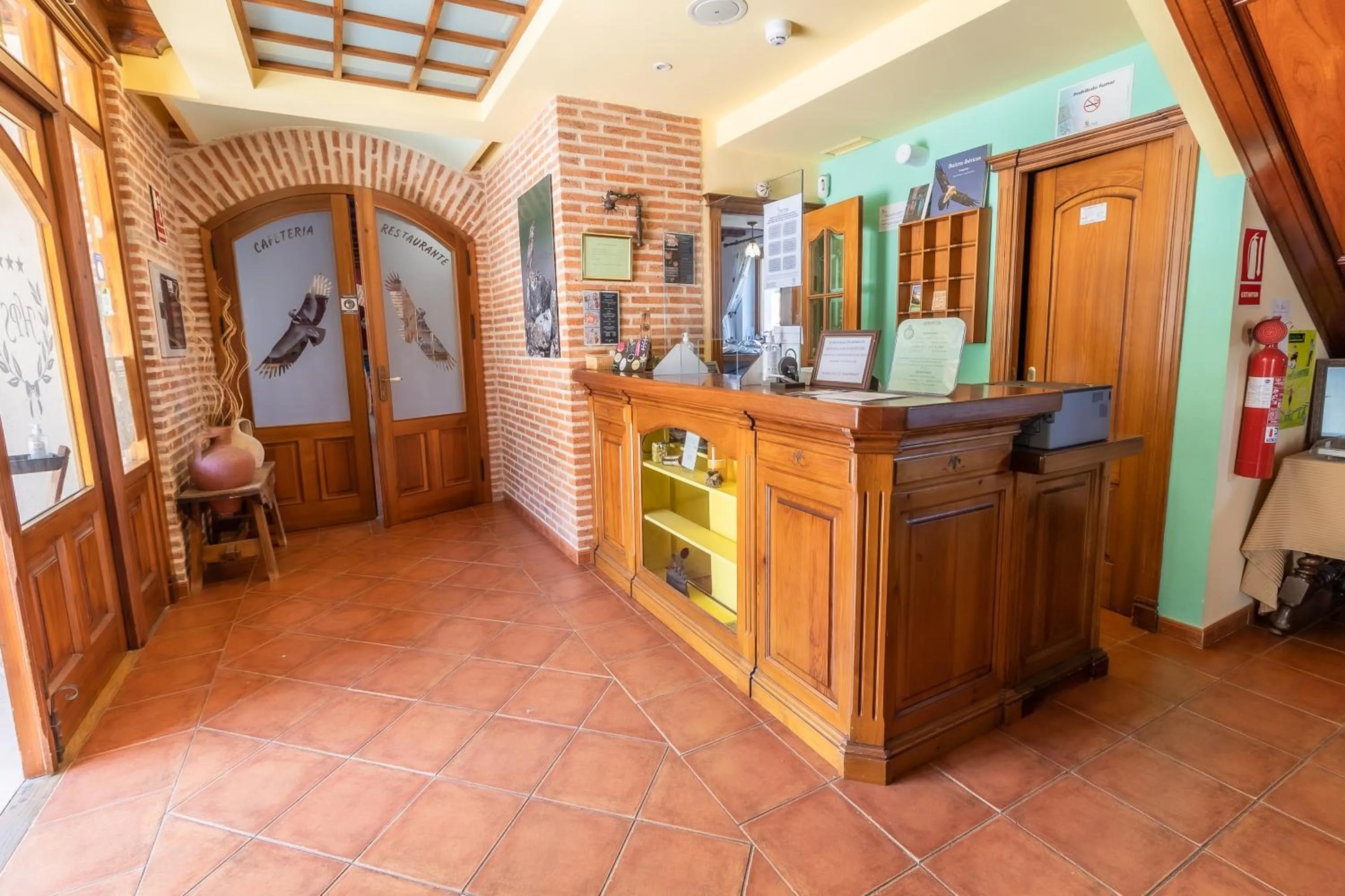 Lobby or reception in Hotel Puerta Sepúlveda