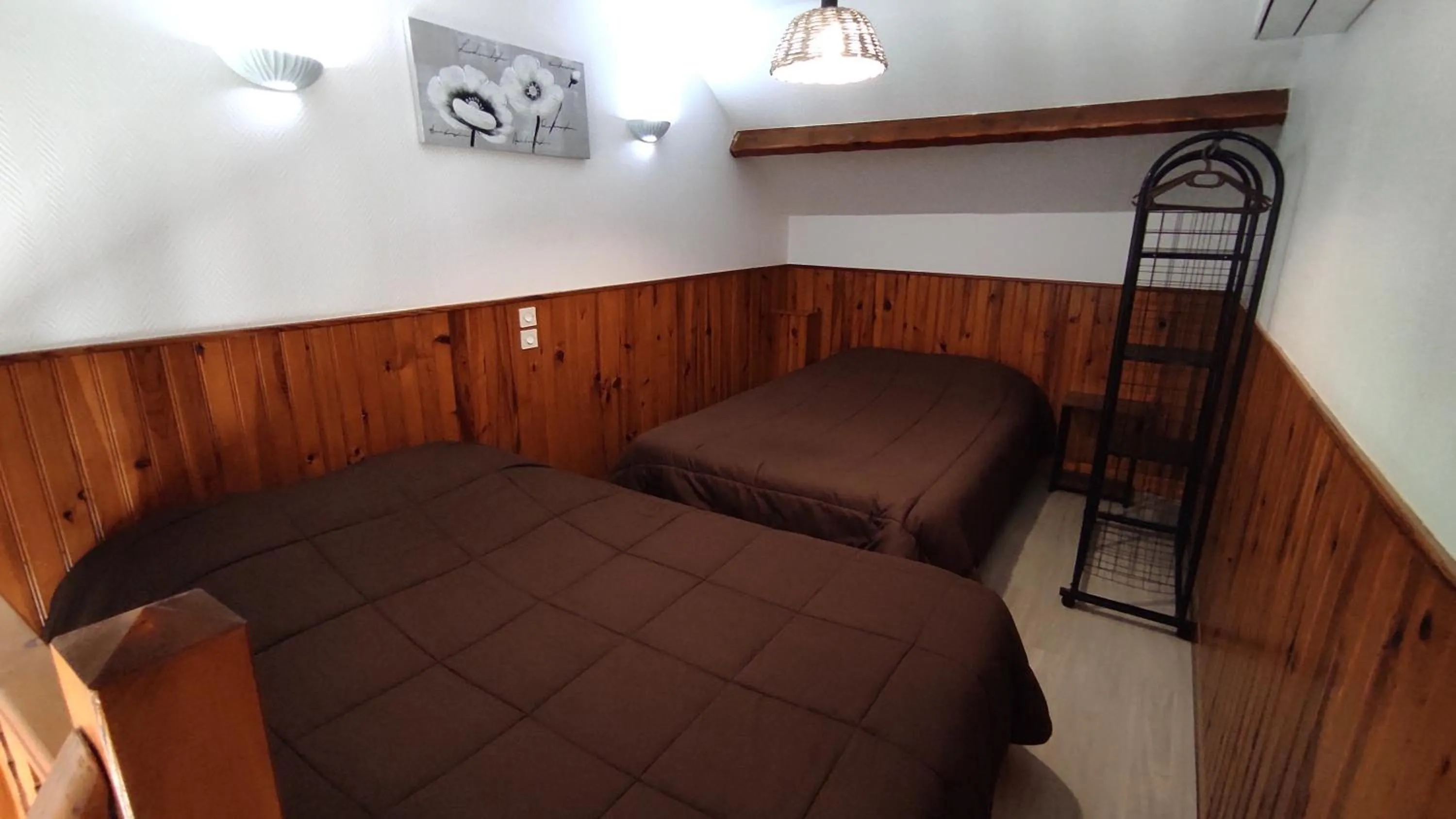 Bed in Hôtel de la Place