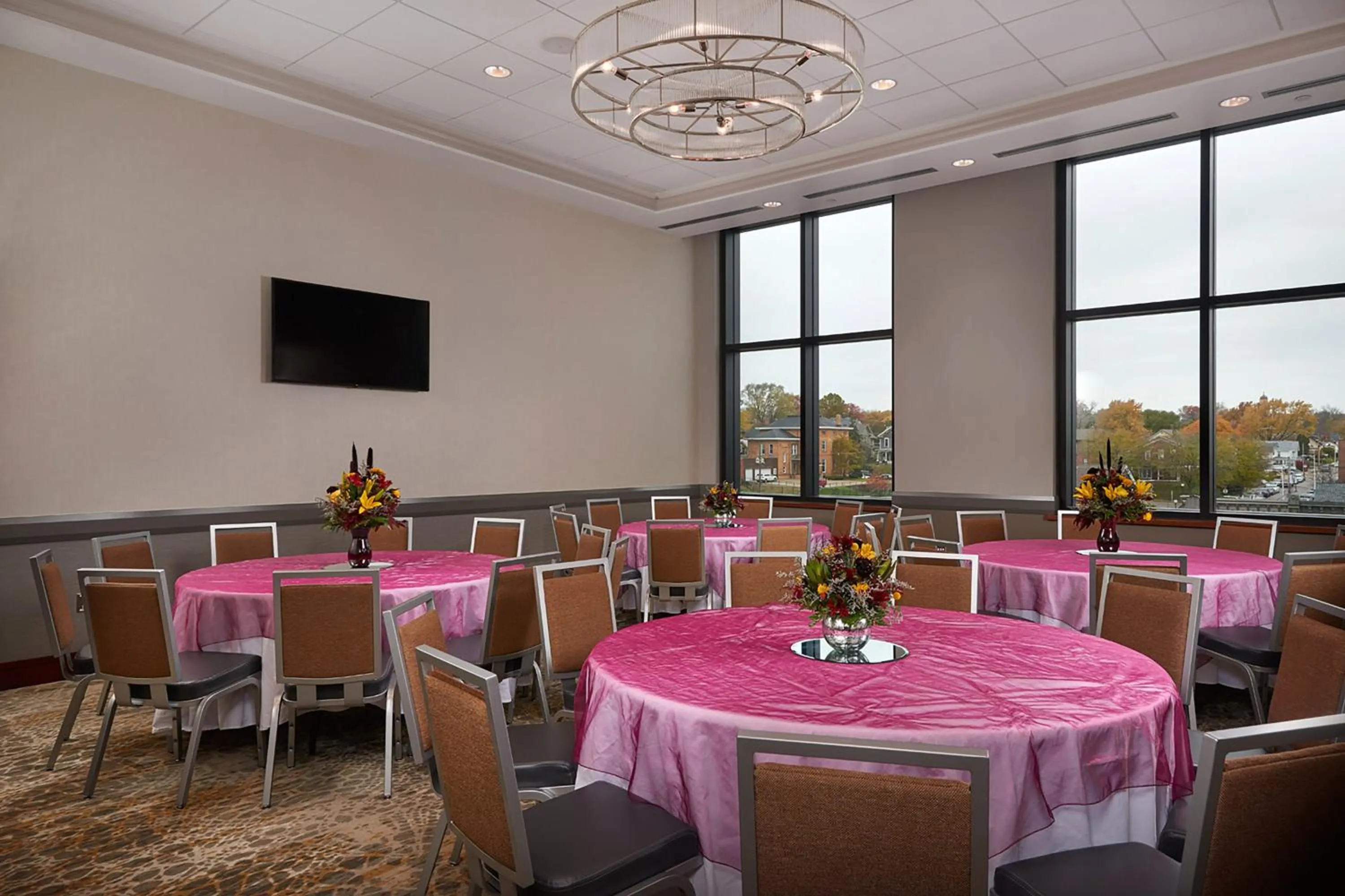 Meeting/conference room in The Merrill Hotel & Conference Center, Muscatine, a Tribute Portfolio Hotel