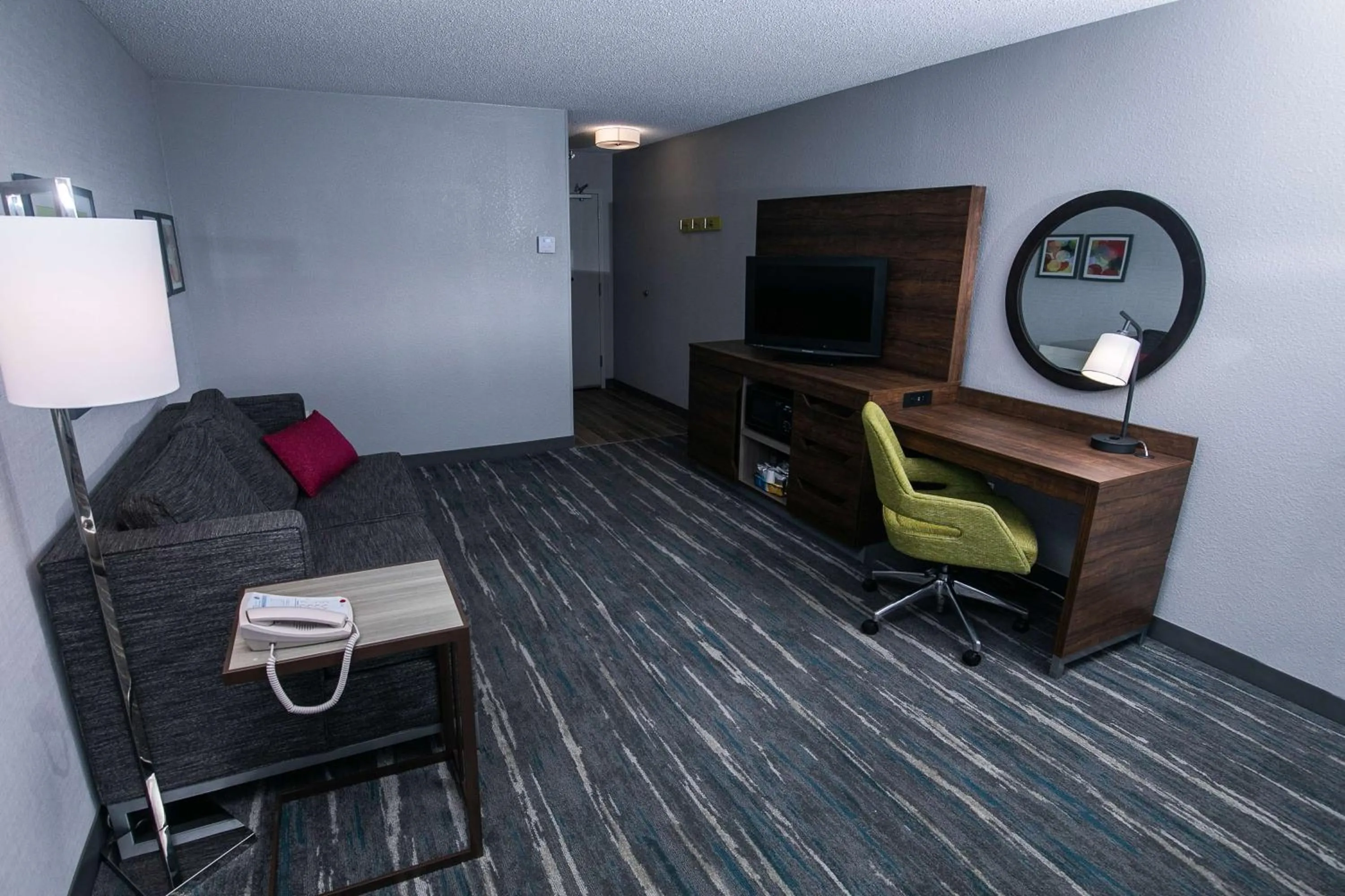 Bedroom in Hampton Inn Pickwick Dam-At Shiloh Falls