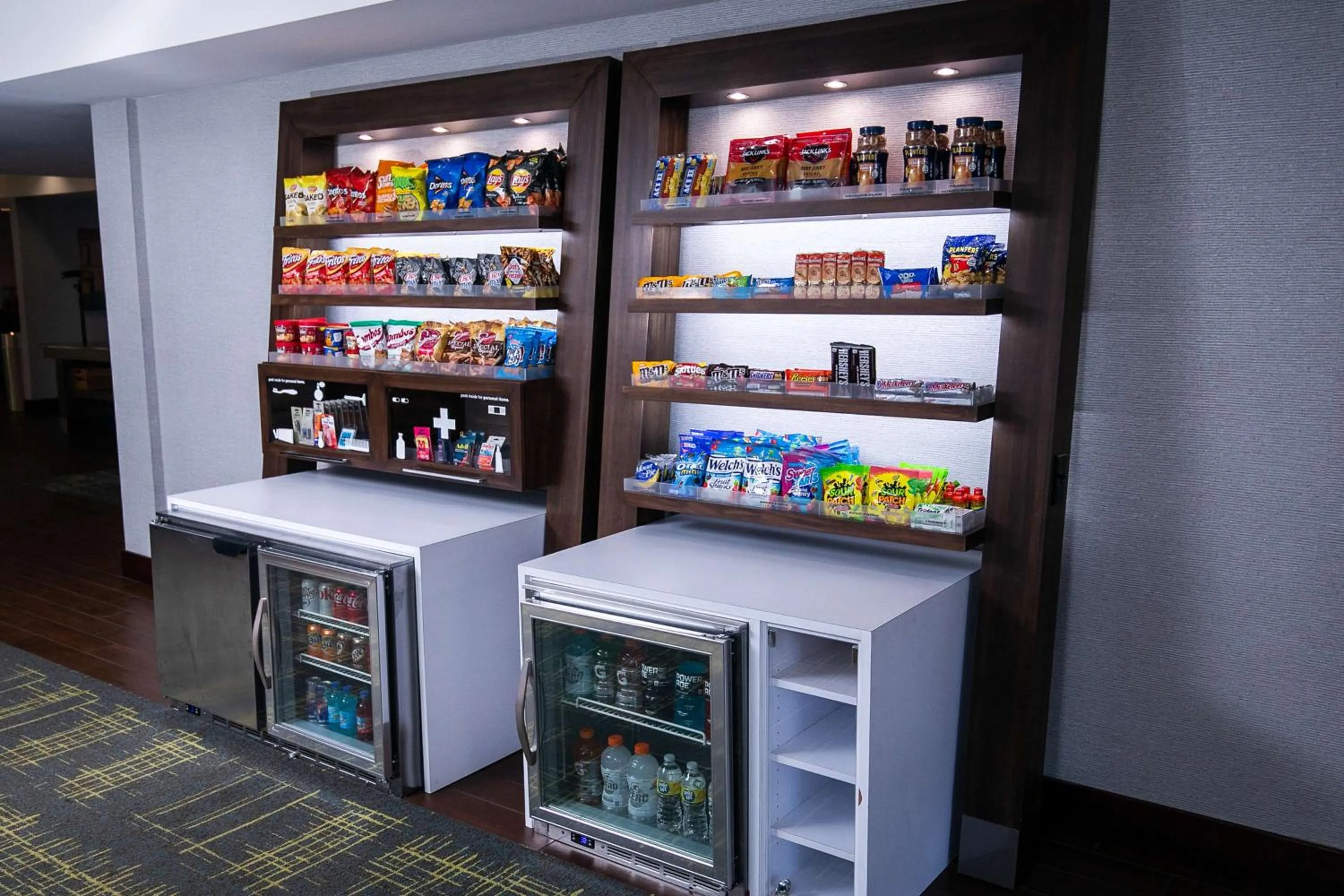 Dining area in Hampton Inn Pickwick Dam-At Shiloh Falls