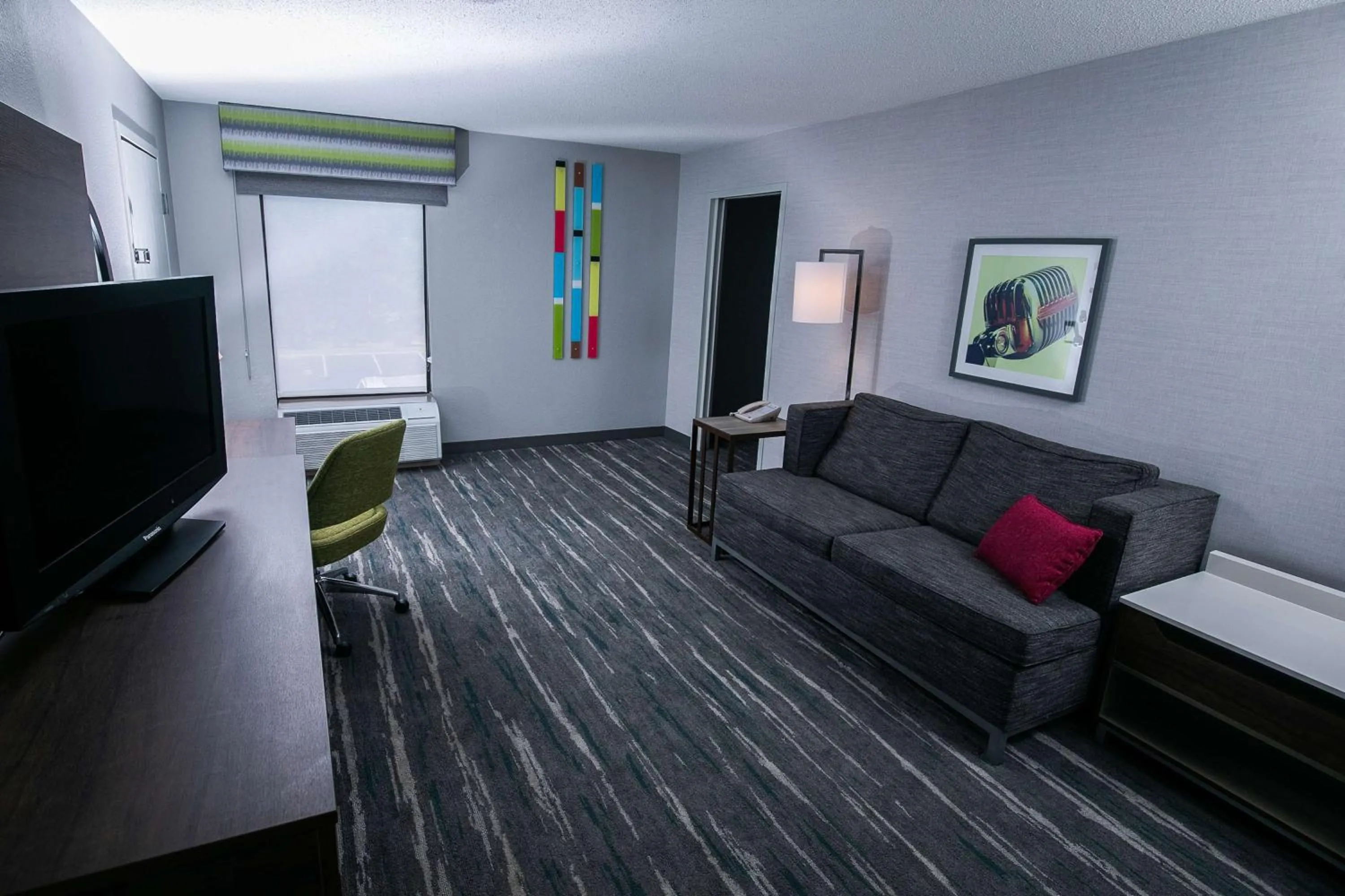 Living room in Hampton Inn Pickwick Dam-At Shiloh Falls