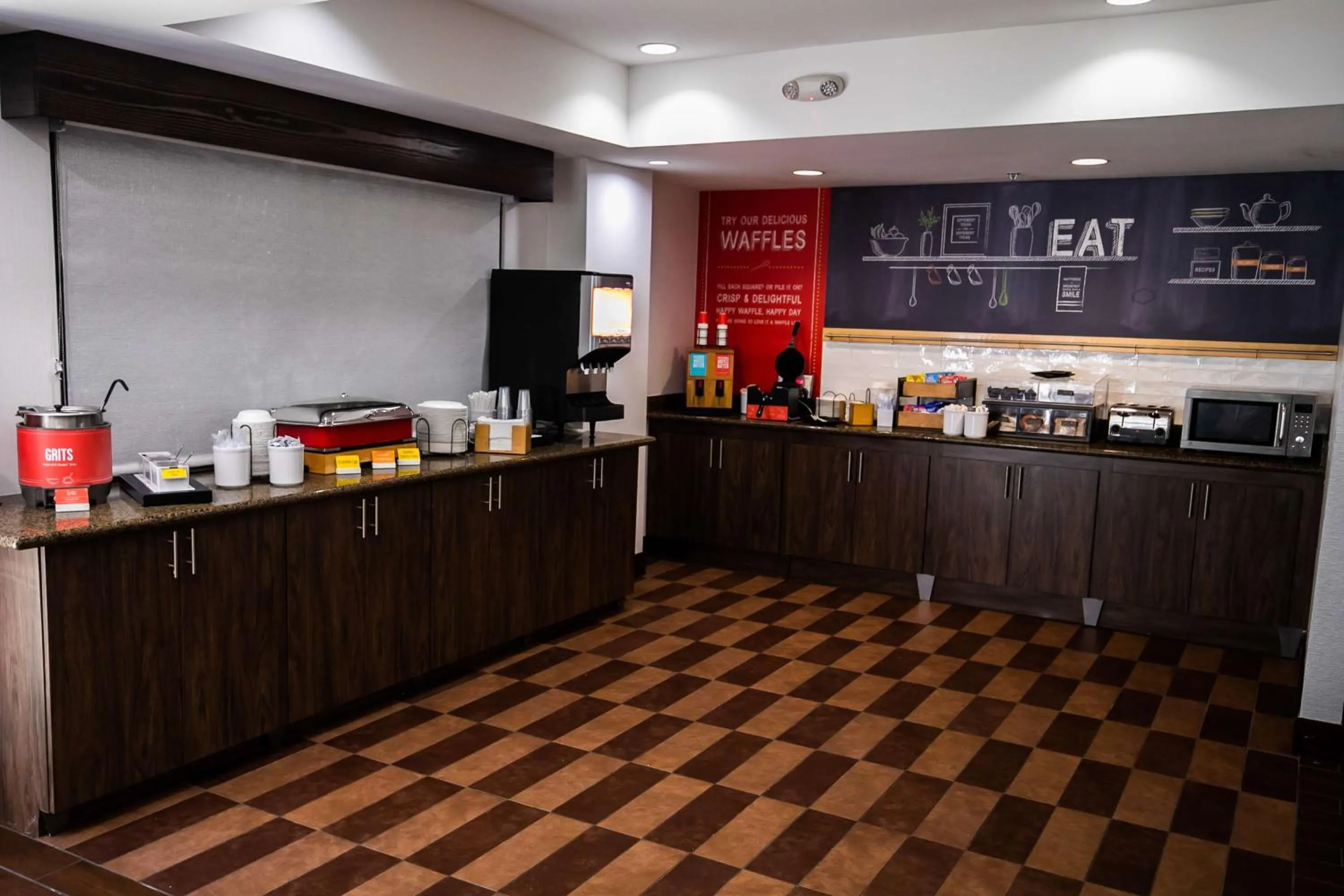 Breakfast in Hampton Inn Pickwick Dam-At Shiloh Falls