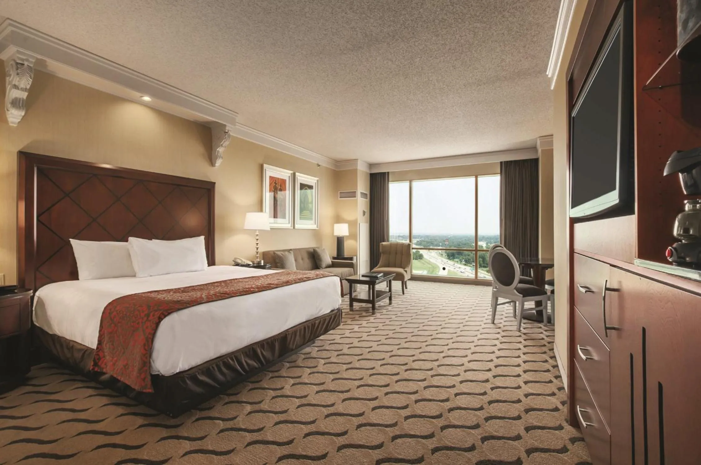Premium King Room Non-Smoking in Horseshoe Bossier City, A Caesars Destination