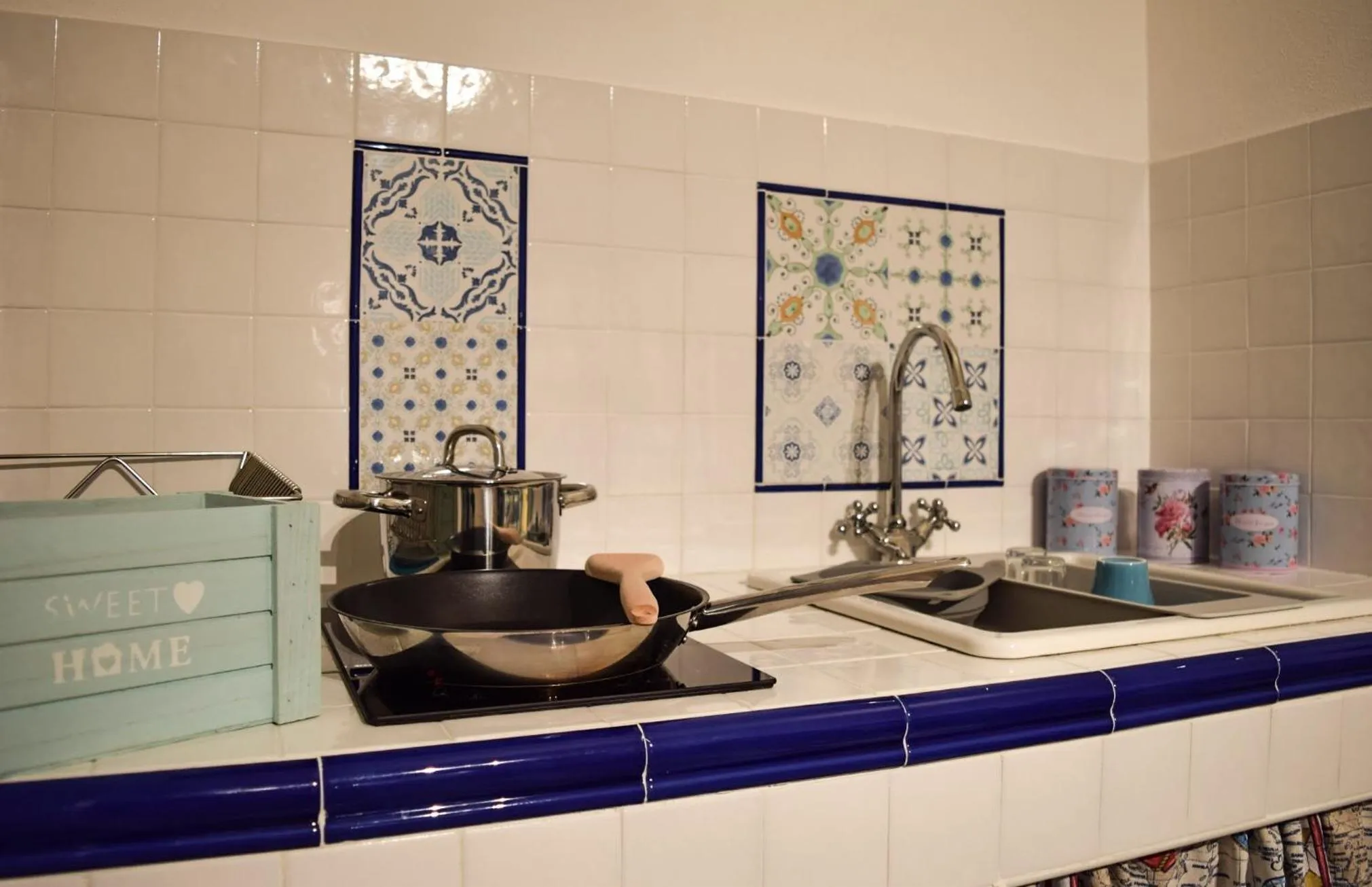 Kitchen or kitchenette in Maison la Mitra - Dimore Partenopee