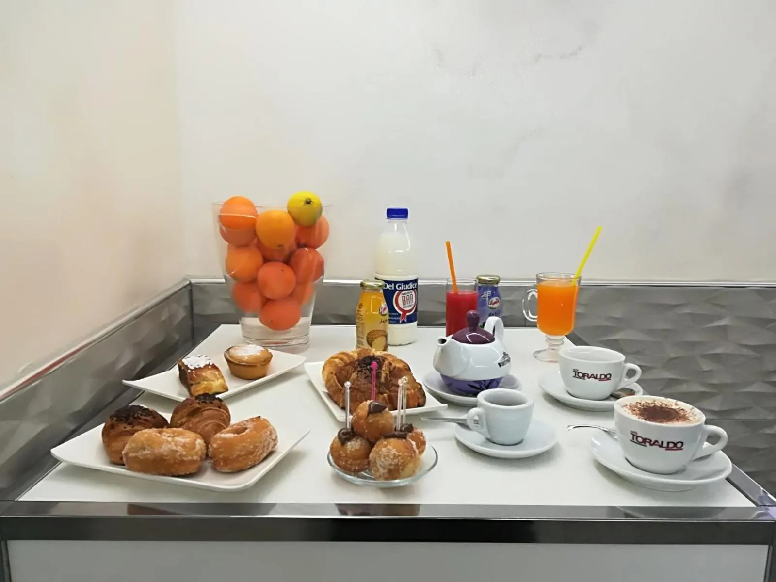 Breakfast in Maison la Mitra - Dimore Partenopee