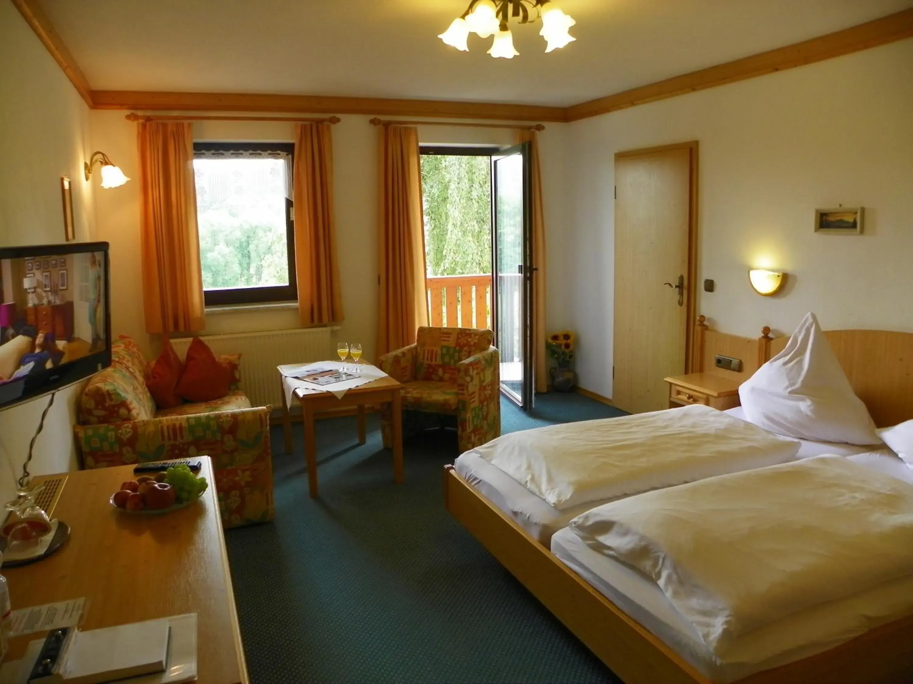 Comfort Double Room - single occupancy in Landhotel Steigerwaldhaus Comfort Double Room - single occupancy in Landhotel Steigerwaldhaus